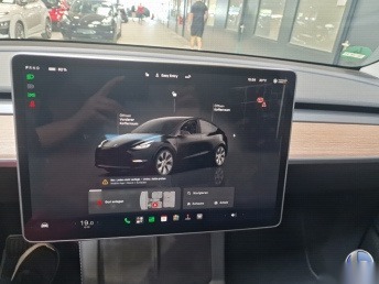 Tesla Model Y NAVI SHZ RFK LED KEYLESS 7