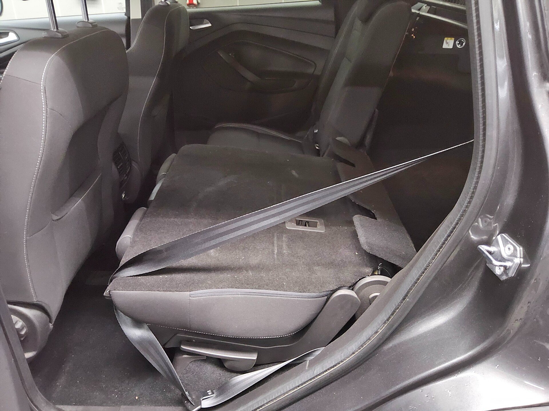 Ford Kuga 2.0 TDCI 4x4 Cool&Connect Navi AHK PDC Shz 12