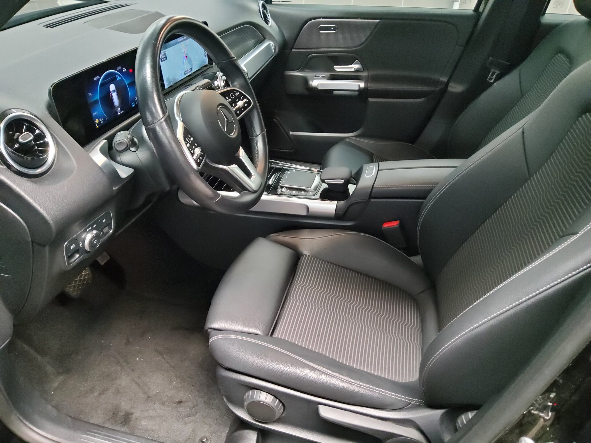Mercedes-Benz GLB 200 d Progressive T-Leder Navi Led 9