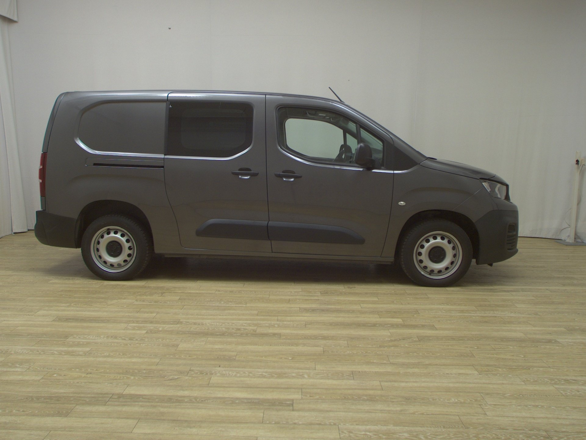 Peugeot Partner 1.5 BlueHDI L2 3-Sitzer Navi PDC Regale