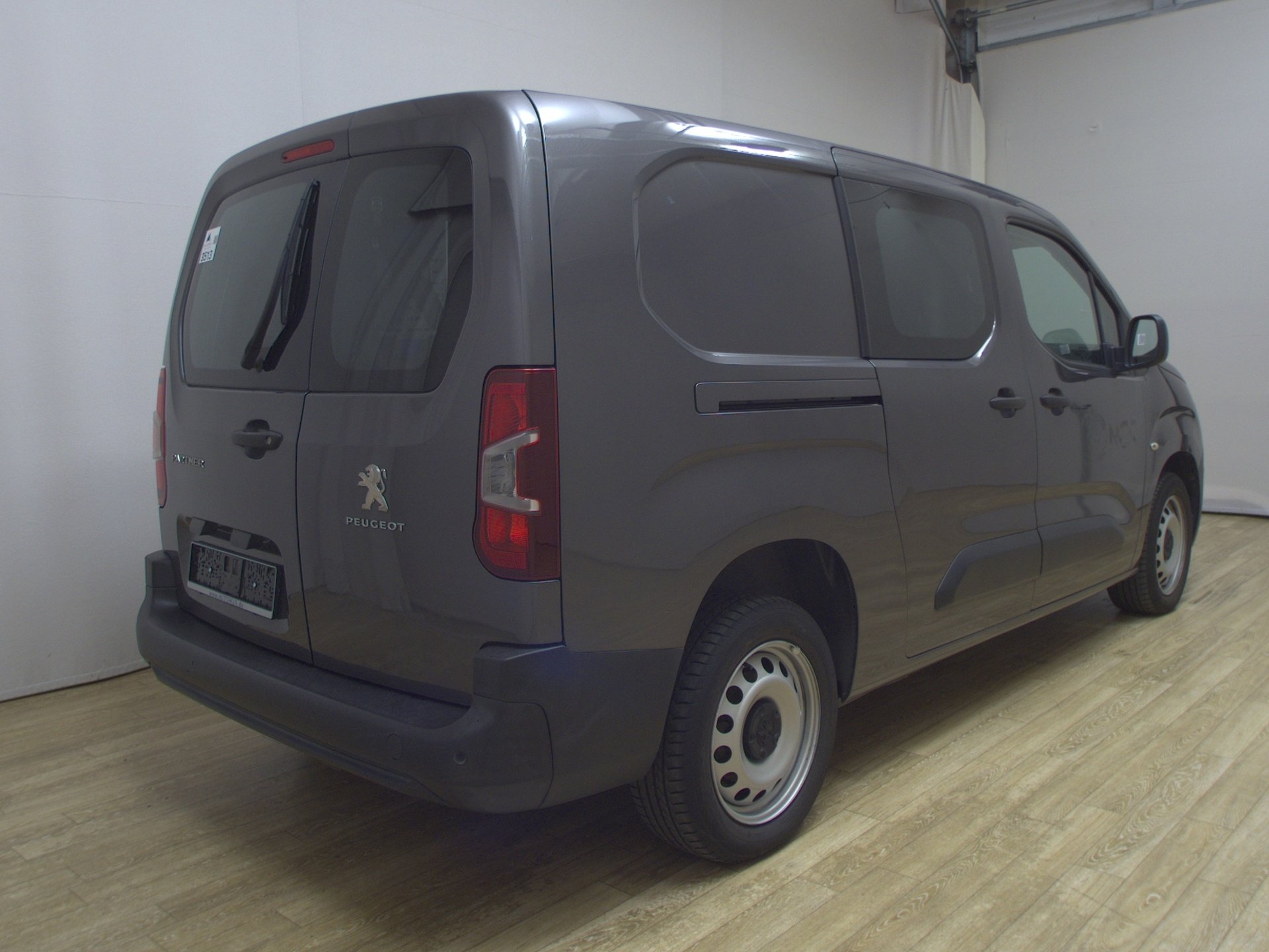 Peugeot Partner 1.5 BlueHDI L2 3-Sitzer Navi PDC Regale 4