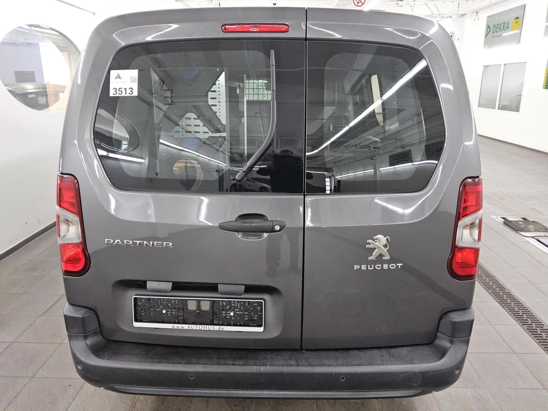 Peugeot Partner 1.5 BlueHDI L2 3-Sitzer Navi PDC Regale 10