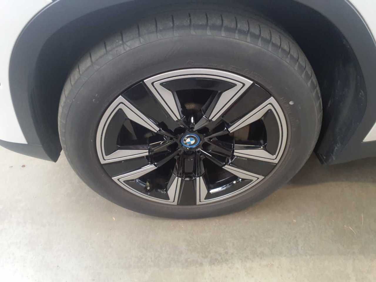 BMW Ix3 Inspiring NAVI SHZ PDC LED ACC 12