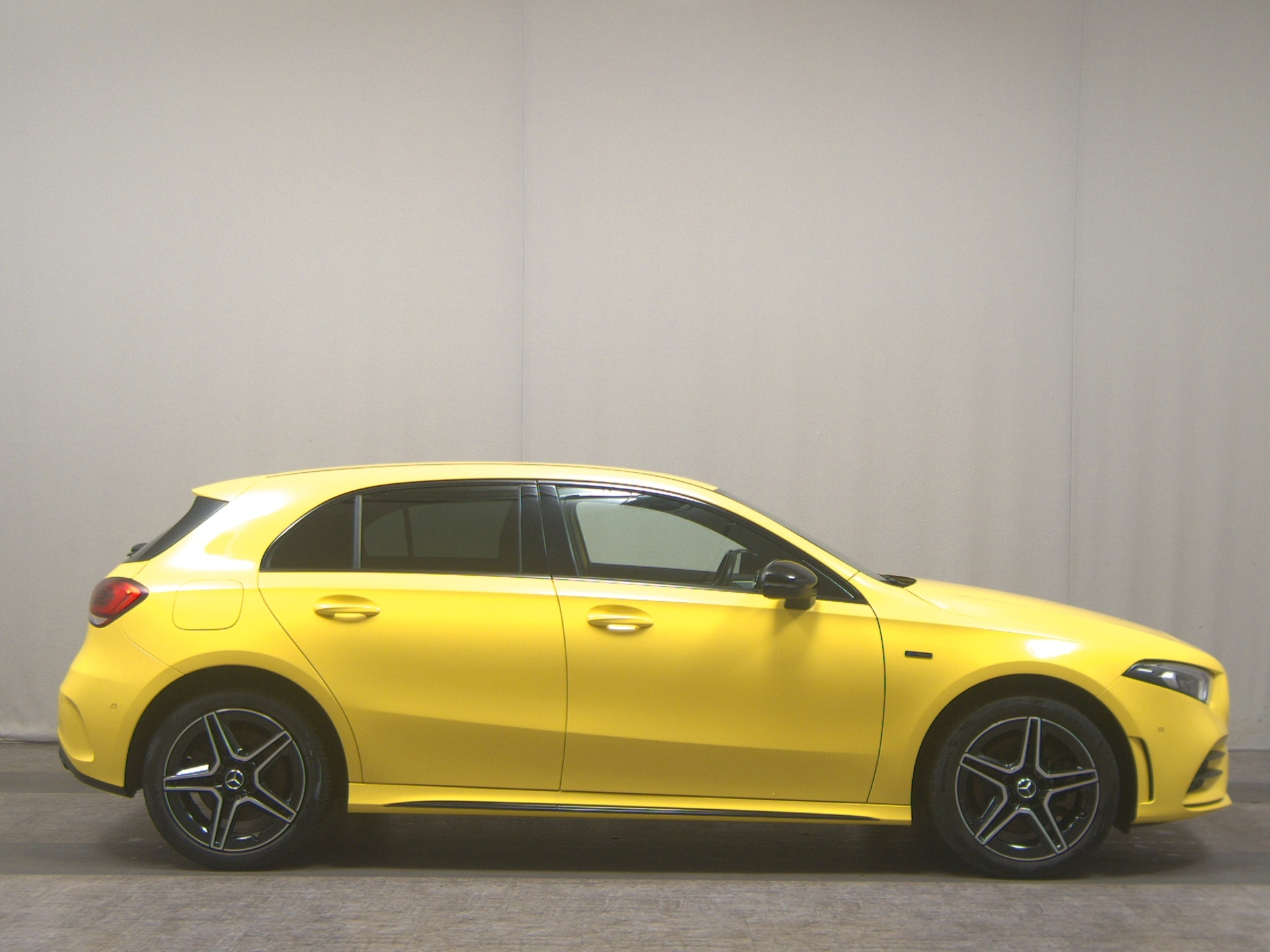 Mercedes-Benz A 250 e AMG-Line Navi Multibeam-LED RFK MBUX+
