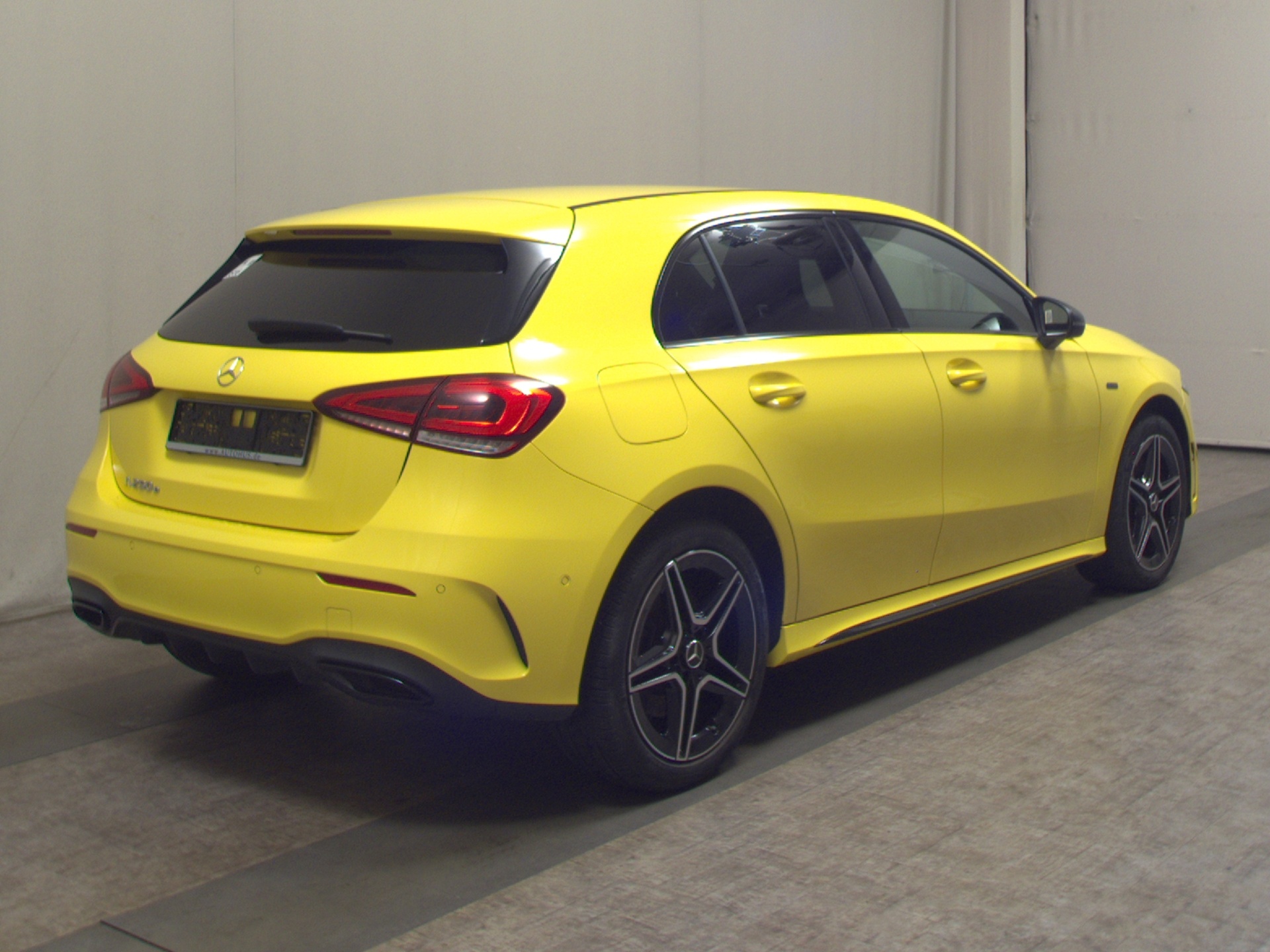 Mercedes-Benz A 250 e AMG-Line Navi Multibeam-LED RFK MBUX+ 4