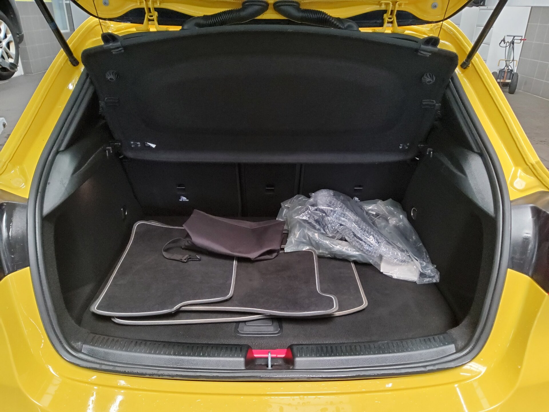 Mercedes-Benz A 250 e AMG-Line Navi Multibeam-LED RFK MBUX+ 12