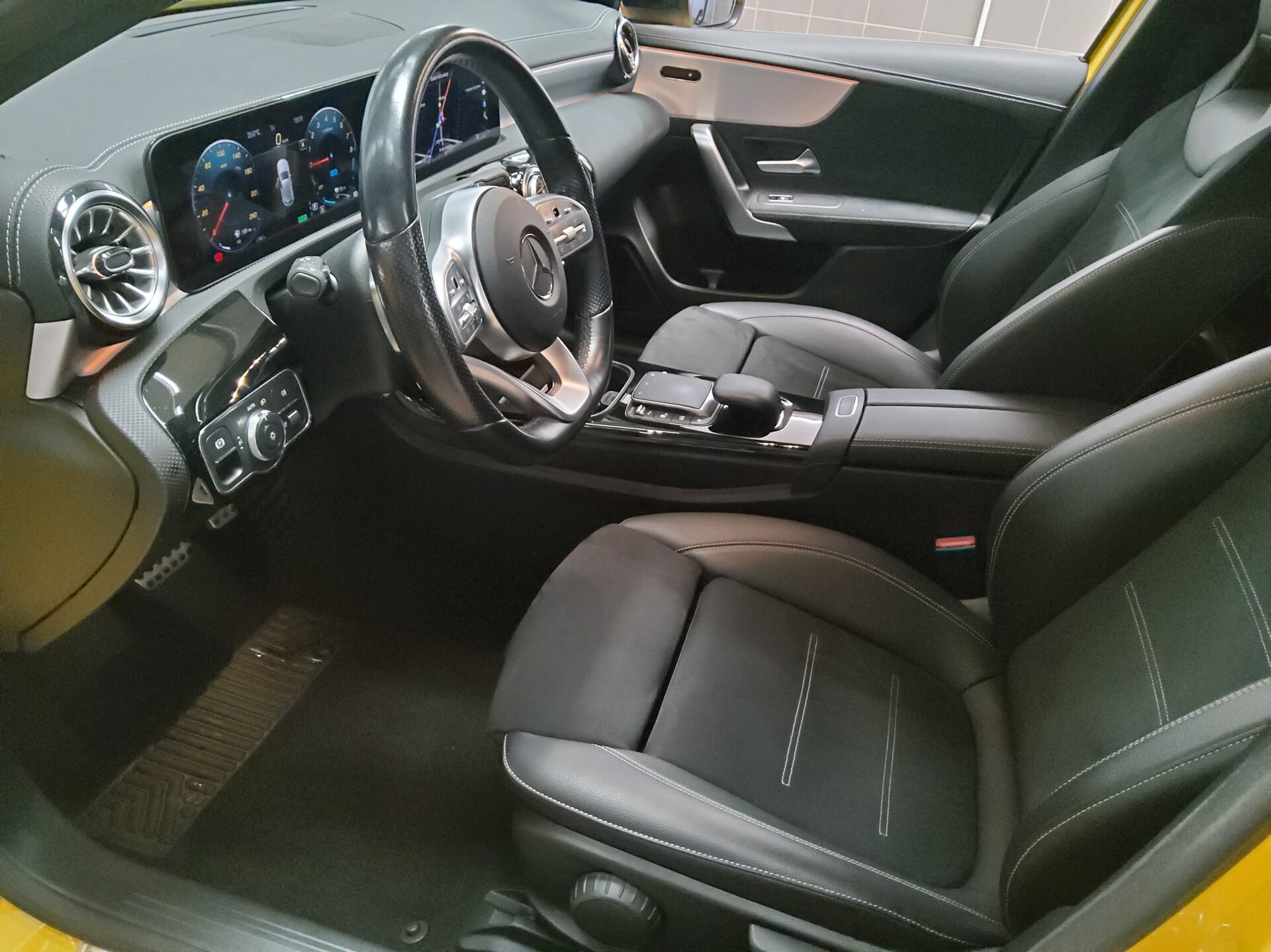 Mercedes-Benz A 250 e AMG-Line Navi Multibeam-LED RFK MBUX+ 9