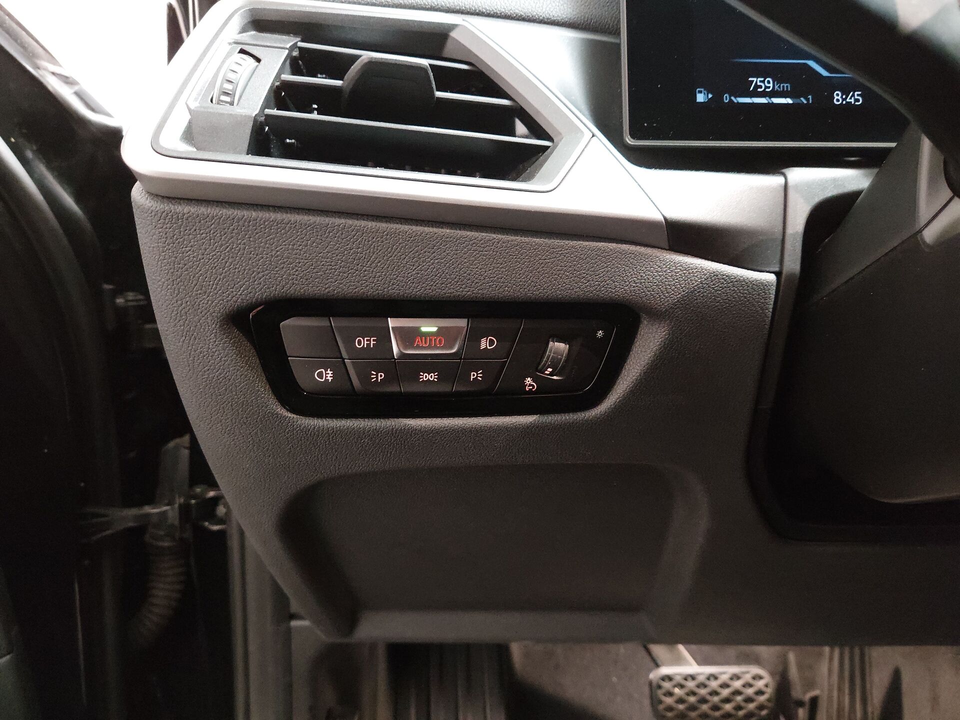 BMW 320d Touring Leder NAVI SHZ PDC LED 9