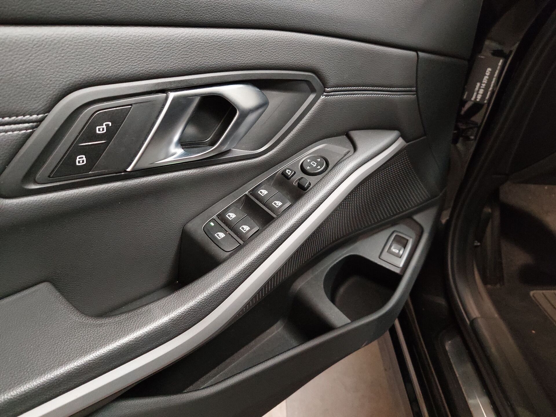 BMW 320d Touring Leder NAVI SHZ PDC LED 10