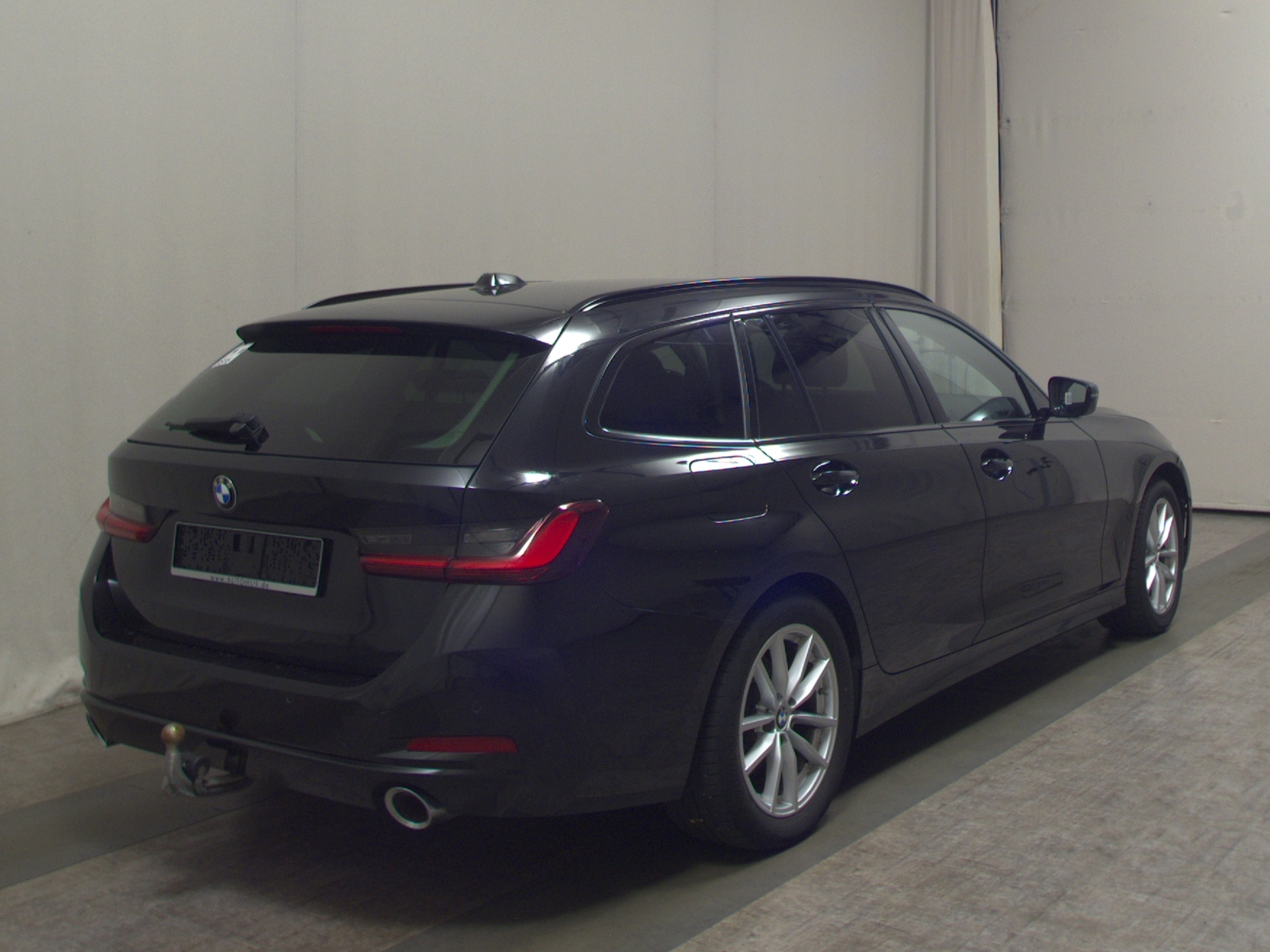 BMW 320d Touring Leder NAVI SHZ PDC LED 4