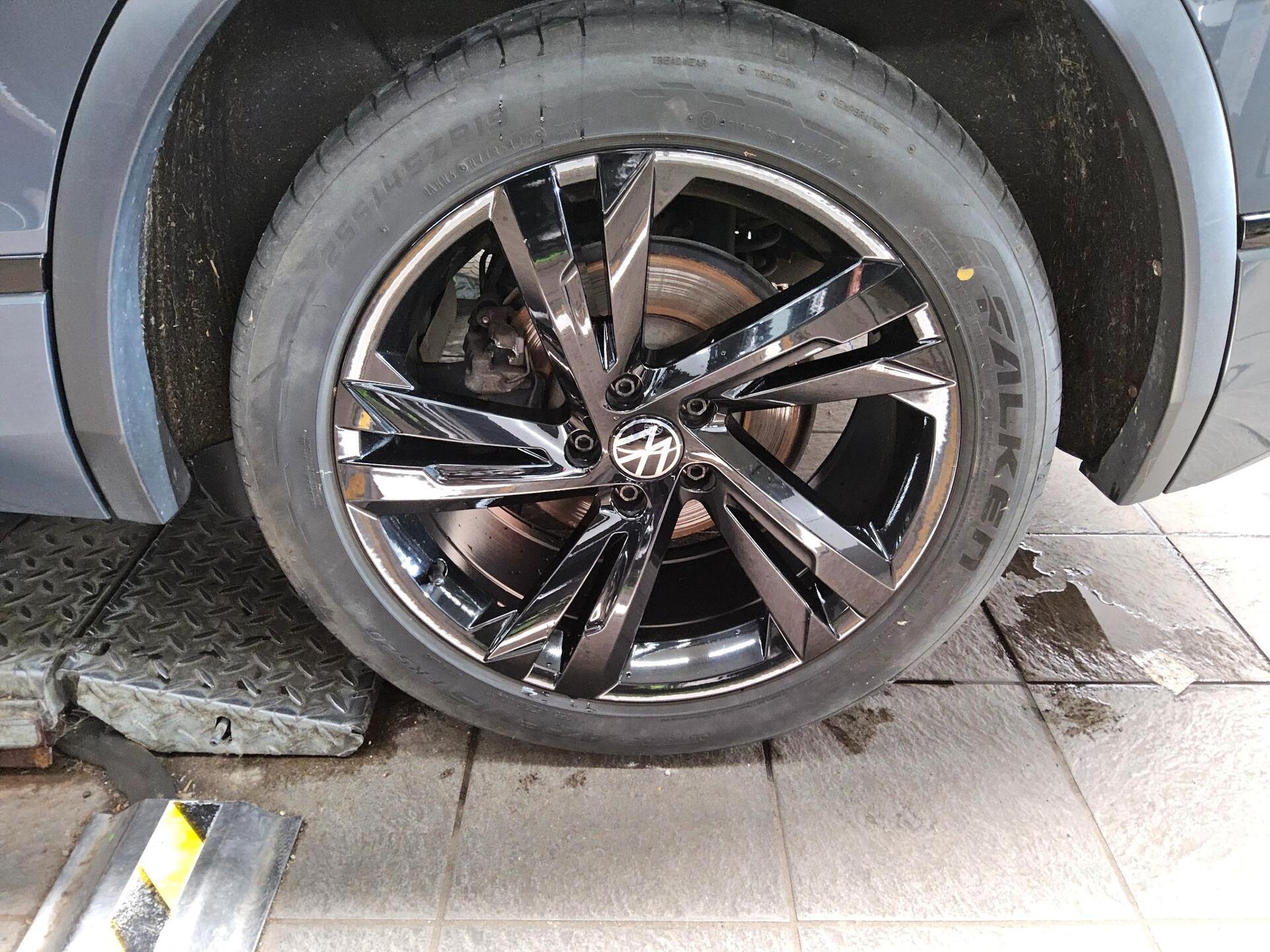 Volkswagen Tiguan 2.0 TDI 4M R-Line Navi LED AID H&K HuD 11