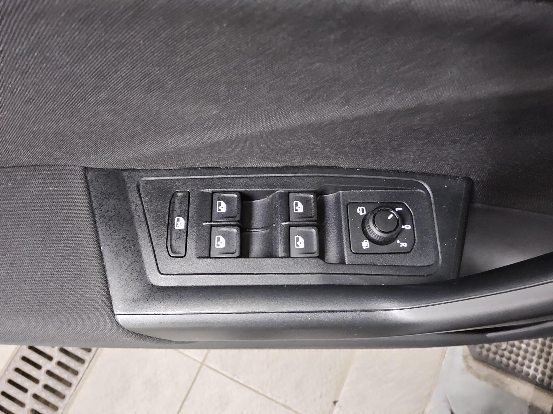 Volkswagen T-Roc 1.0 TSI Life Navi LED AID 10