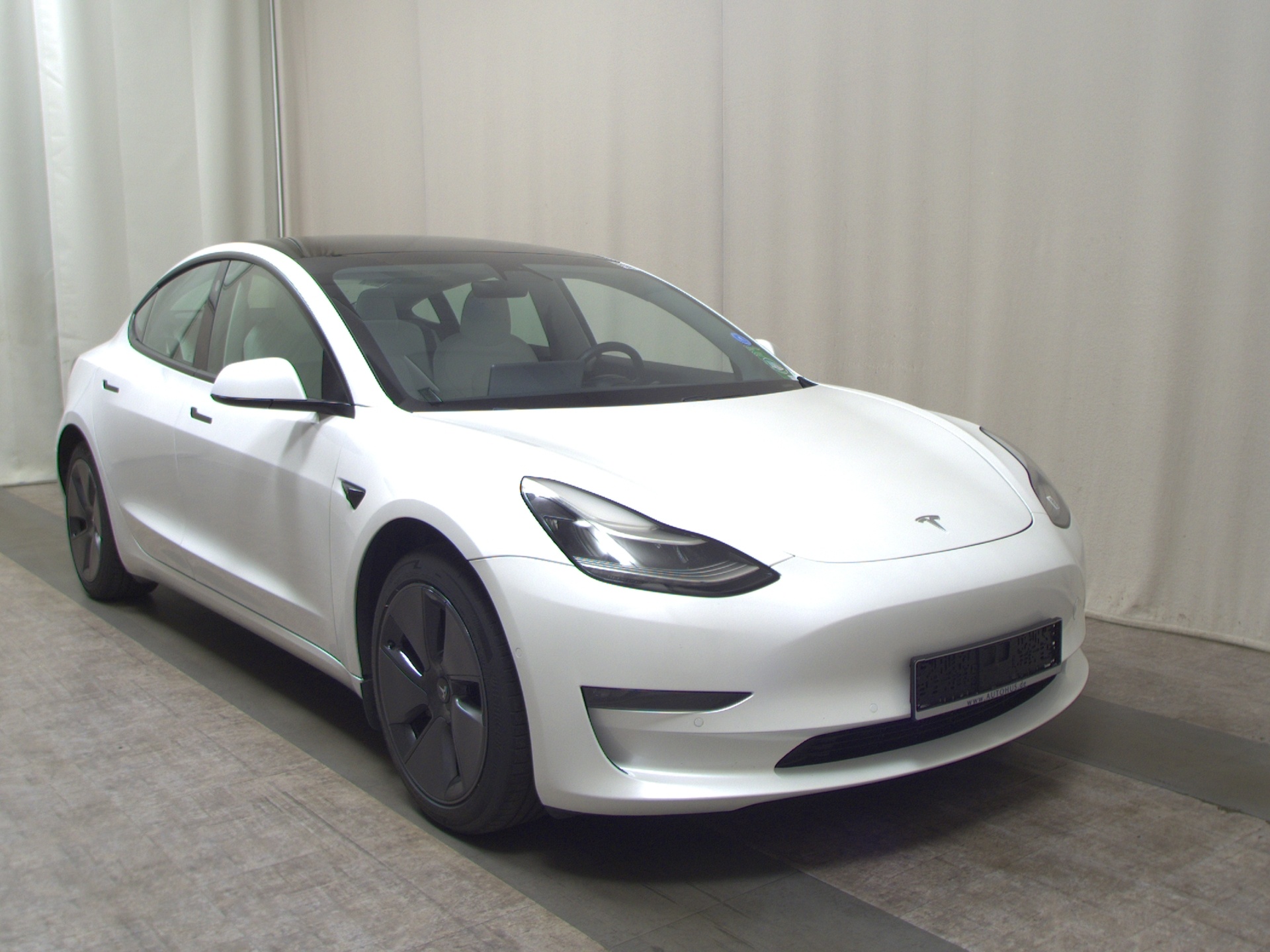 Tesla Model 3 Long Range AWD Leder Navi LED Pano 3