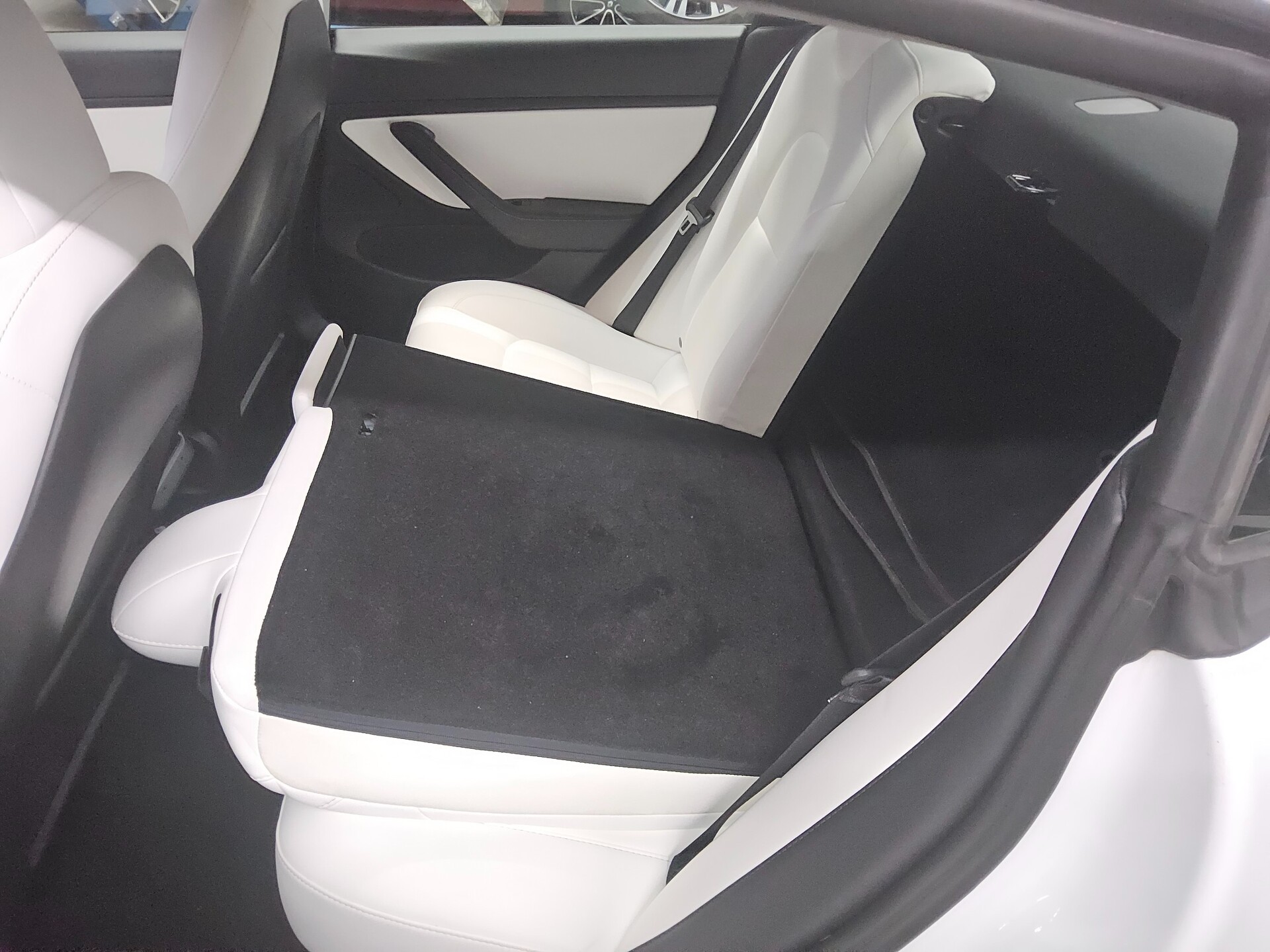 Tesla Model 3 Long Range AWD Leder Navi LED Pano 12