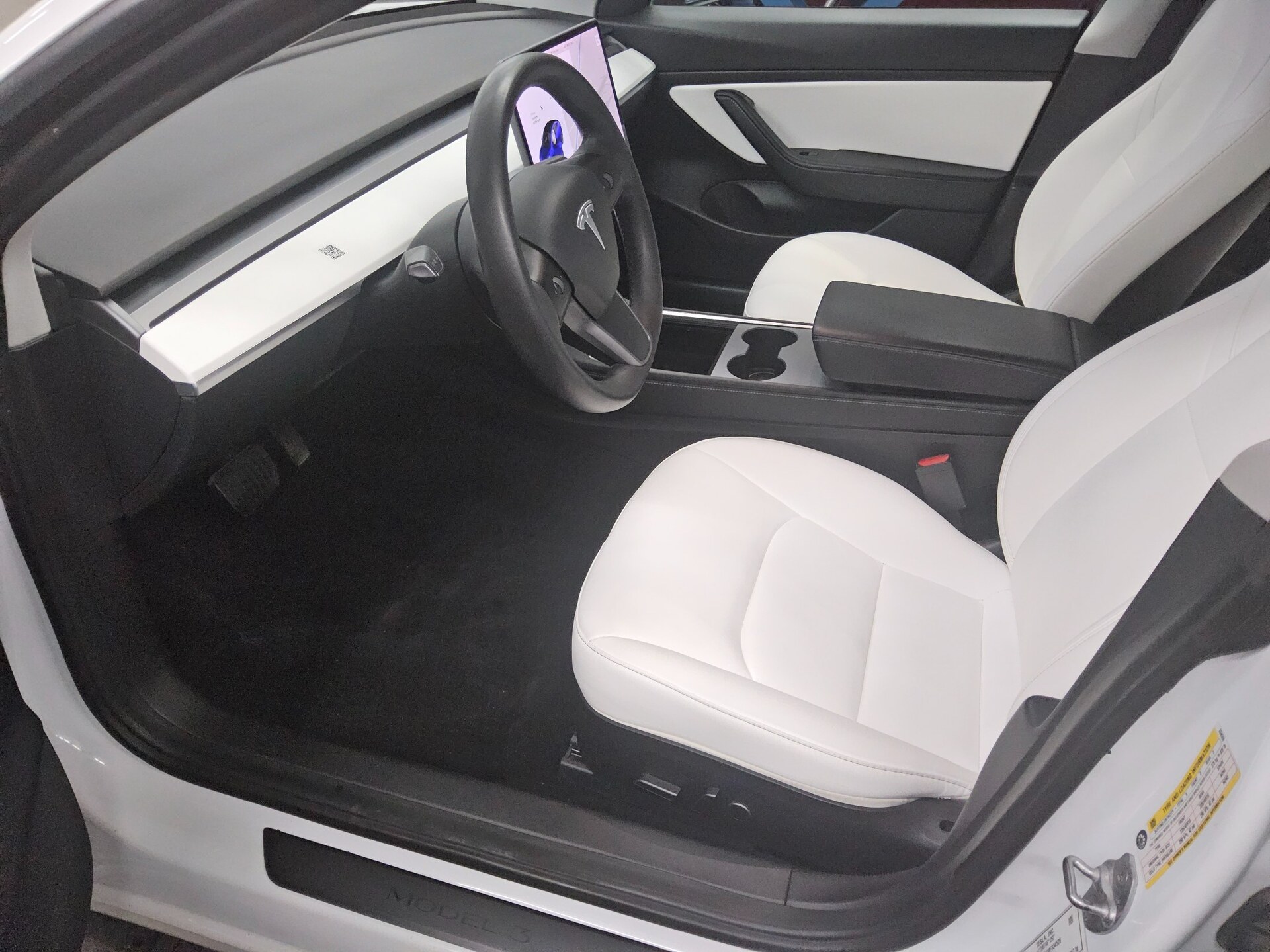 Tesla Model 3 Long Range AWD Leder Navi LED Pano 8