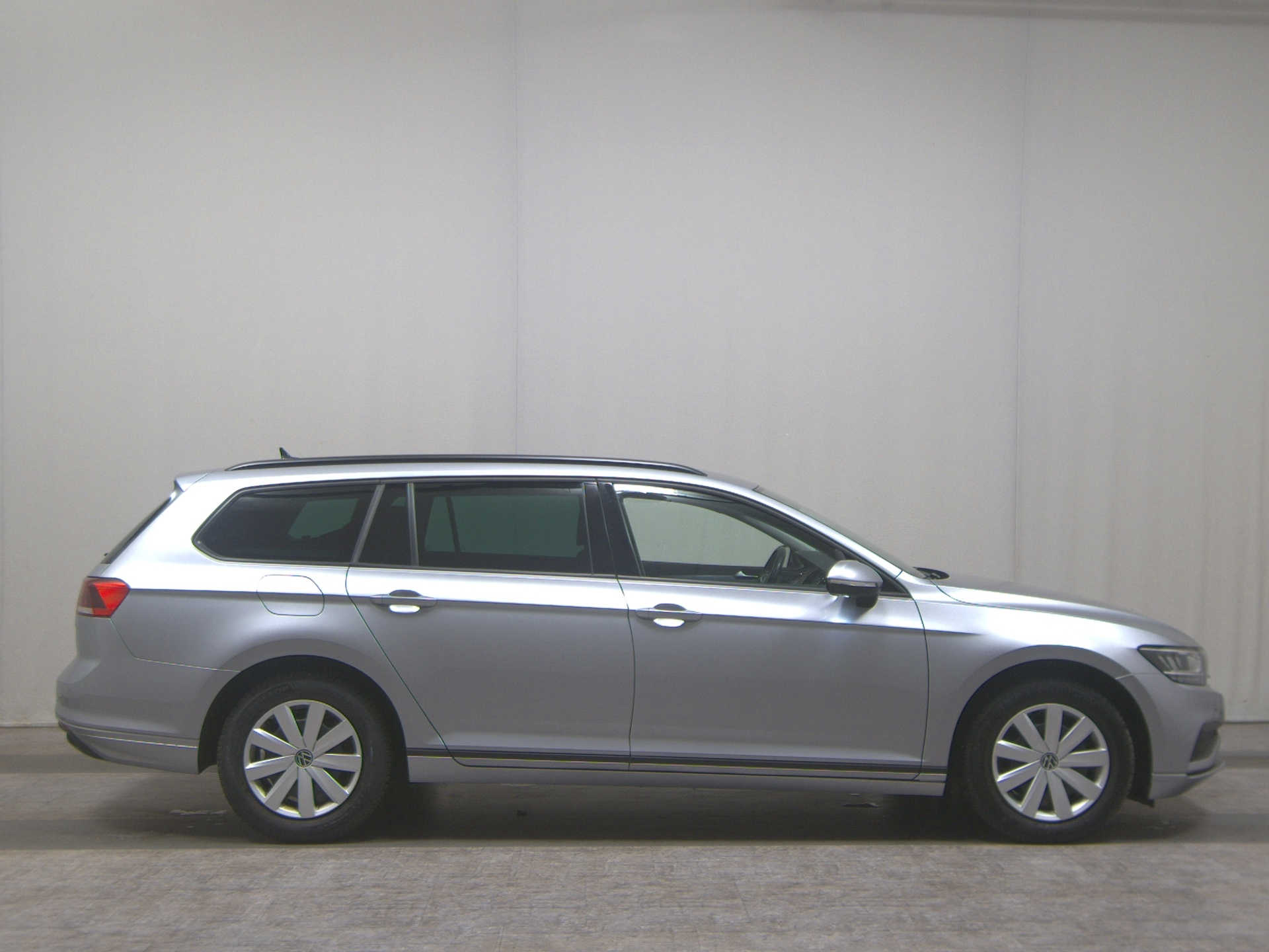 Volkswagen Passat Var. 2.0 TDI Navi LED RfK ACC PDC Shz BT