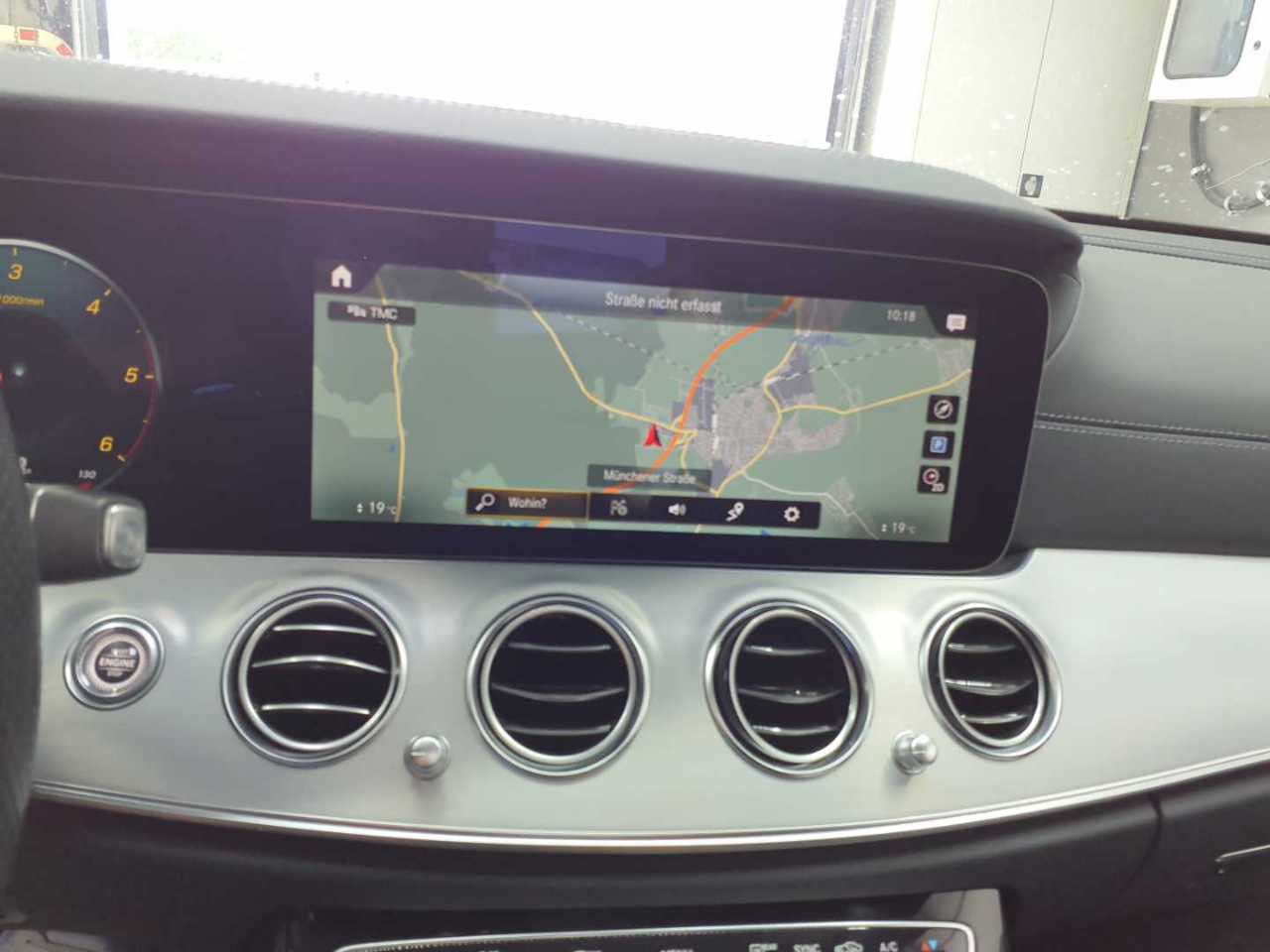 Mercedes-Benz E 220 T d 4M AMG-Line NAVI SHZ RFK LED MBUX 10