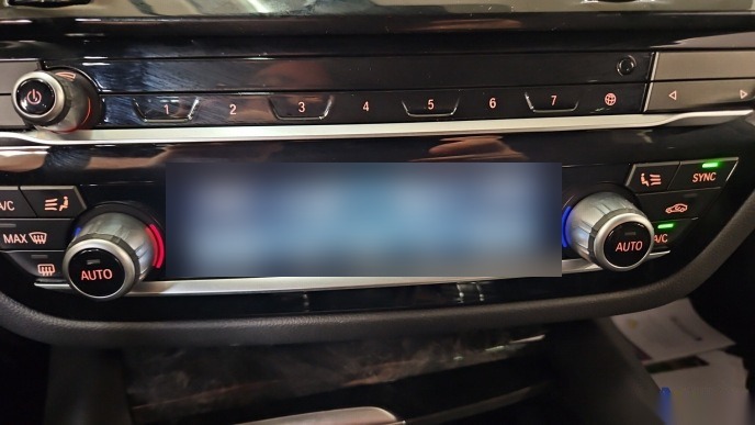 BMW 520dA Touring Leder NAVI SHZ RFK LED 10