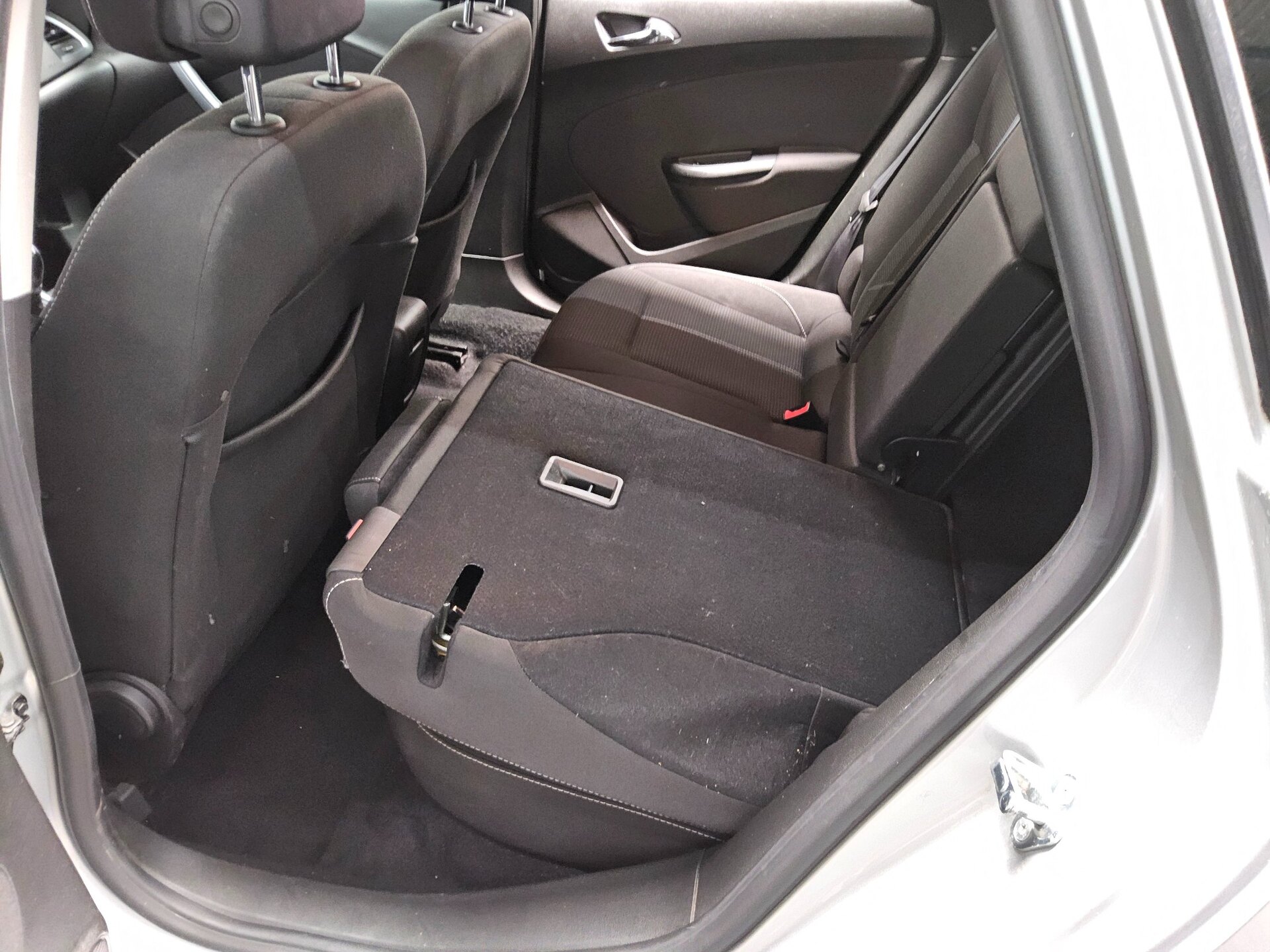 Opel Astra ST 1.6 CDTI Edition Navi Xenon HU 03/28 12