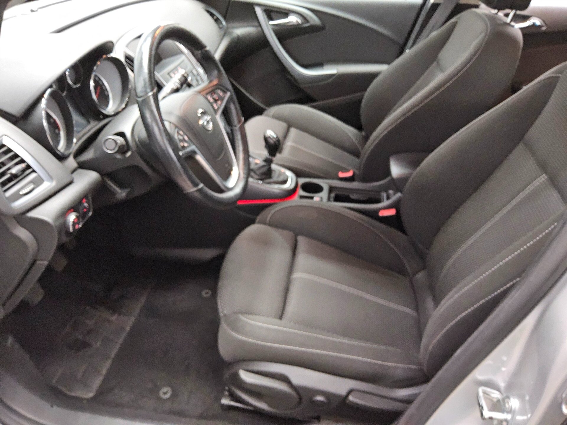Opel Astra ST 1.6 CDTI Edition Navi Xenon HU 03/28 8