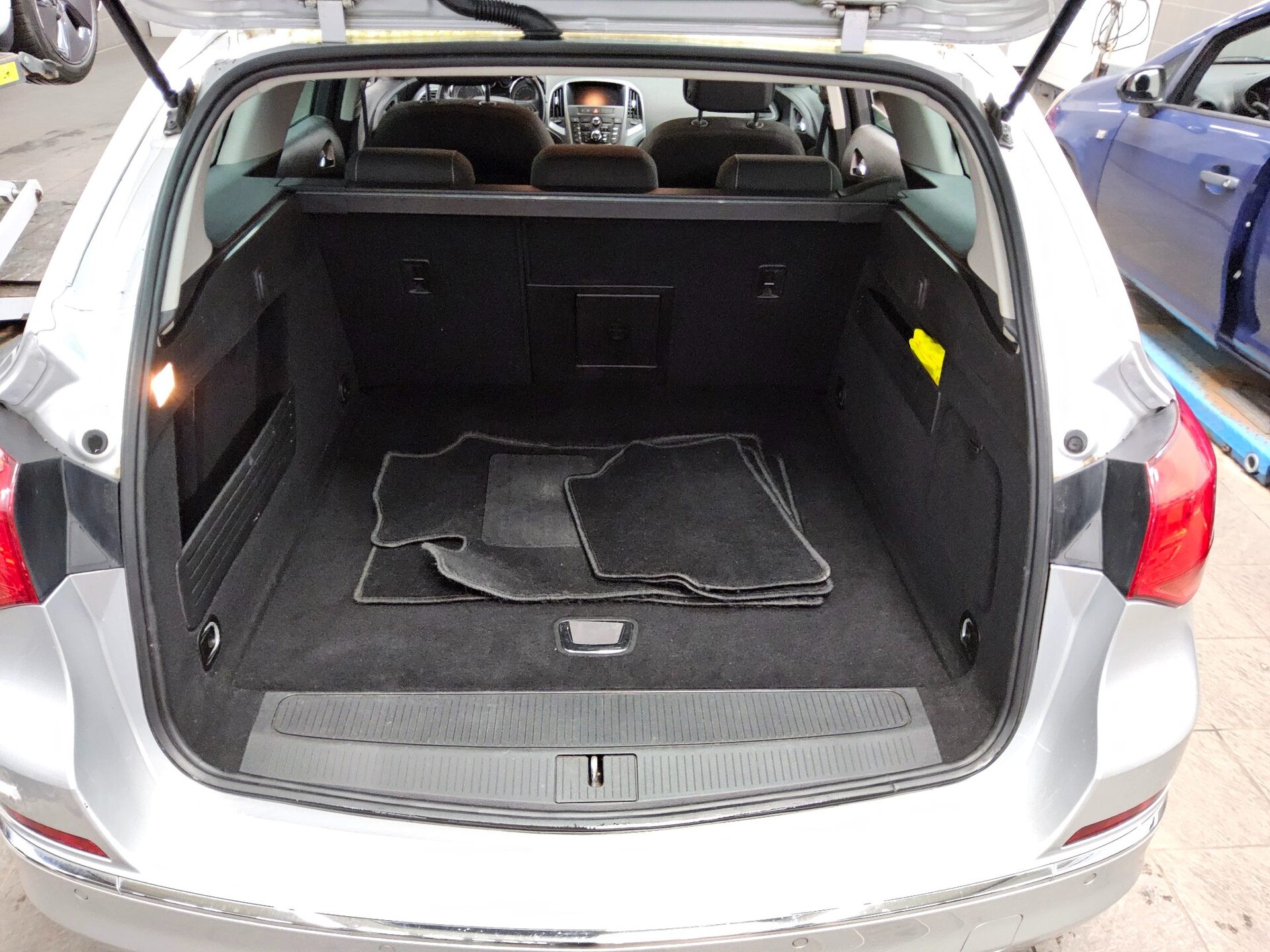 Opel Astra ST 1.6 CDTI Edition Navi Xenon HU 03/28 11
