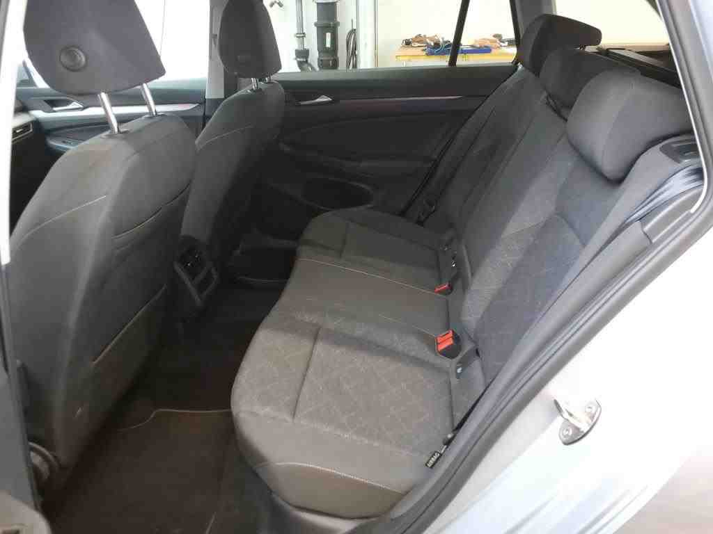 Volkswagen Golf Var. 2.0 TDI Life AHK RFK 8