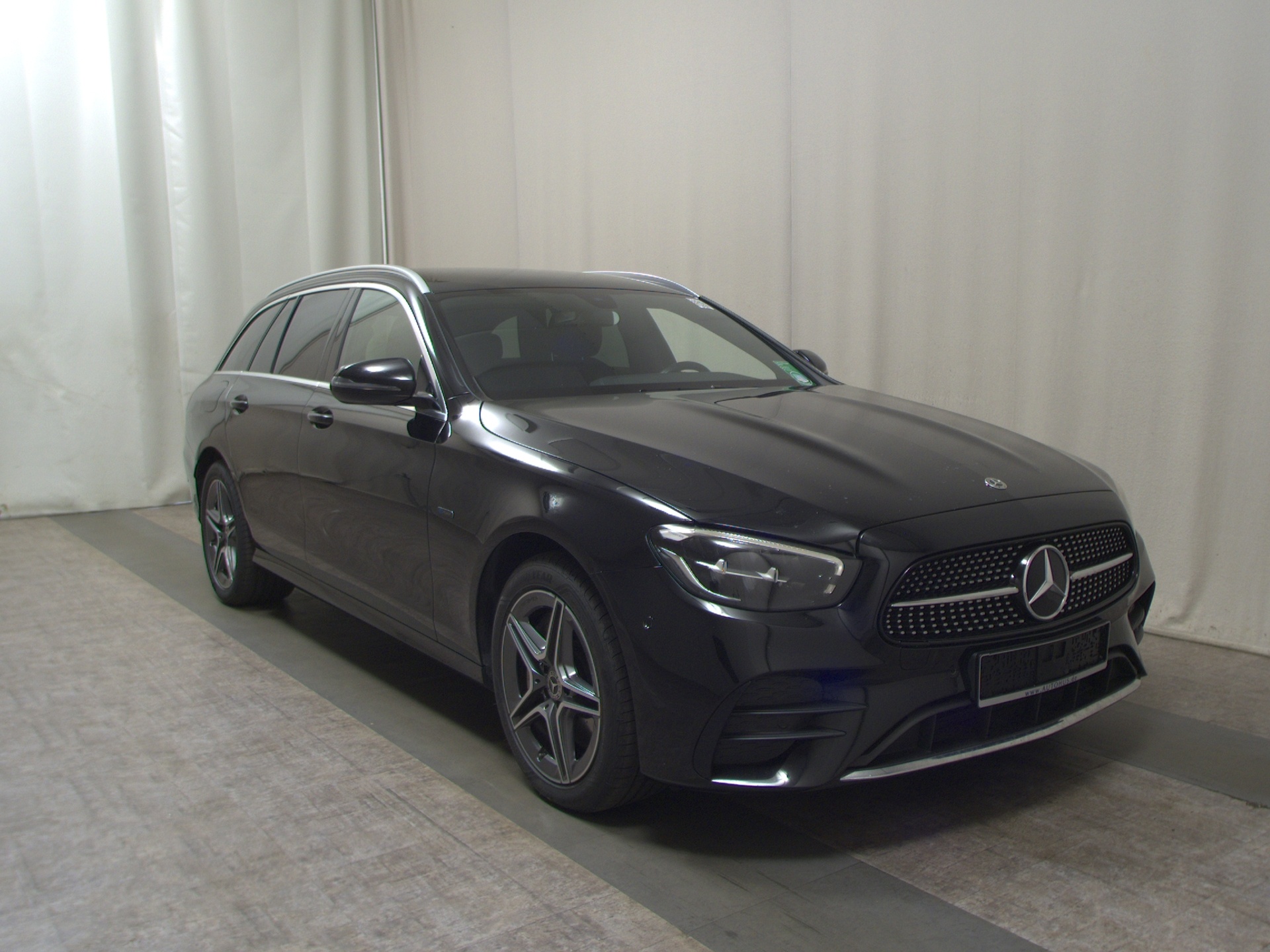 Mercedes-Benz E 300 T de AMG-Line T-Leder Navi LED Wide 3