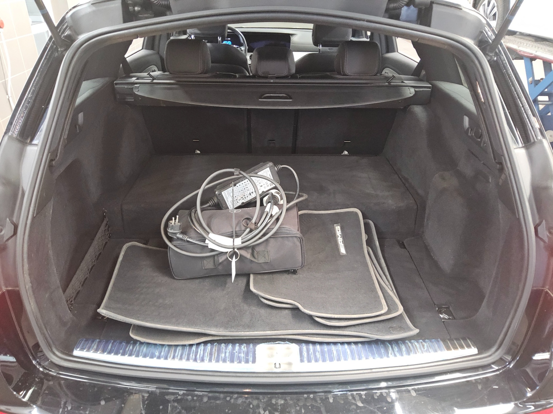 Mercedes-Benz E 300 T de AMG-Line T-Leder Navi LED Wide 13