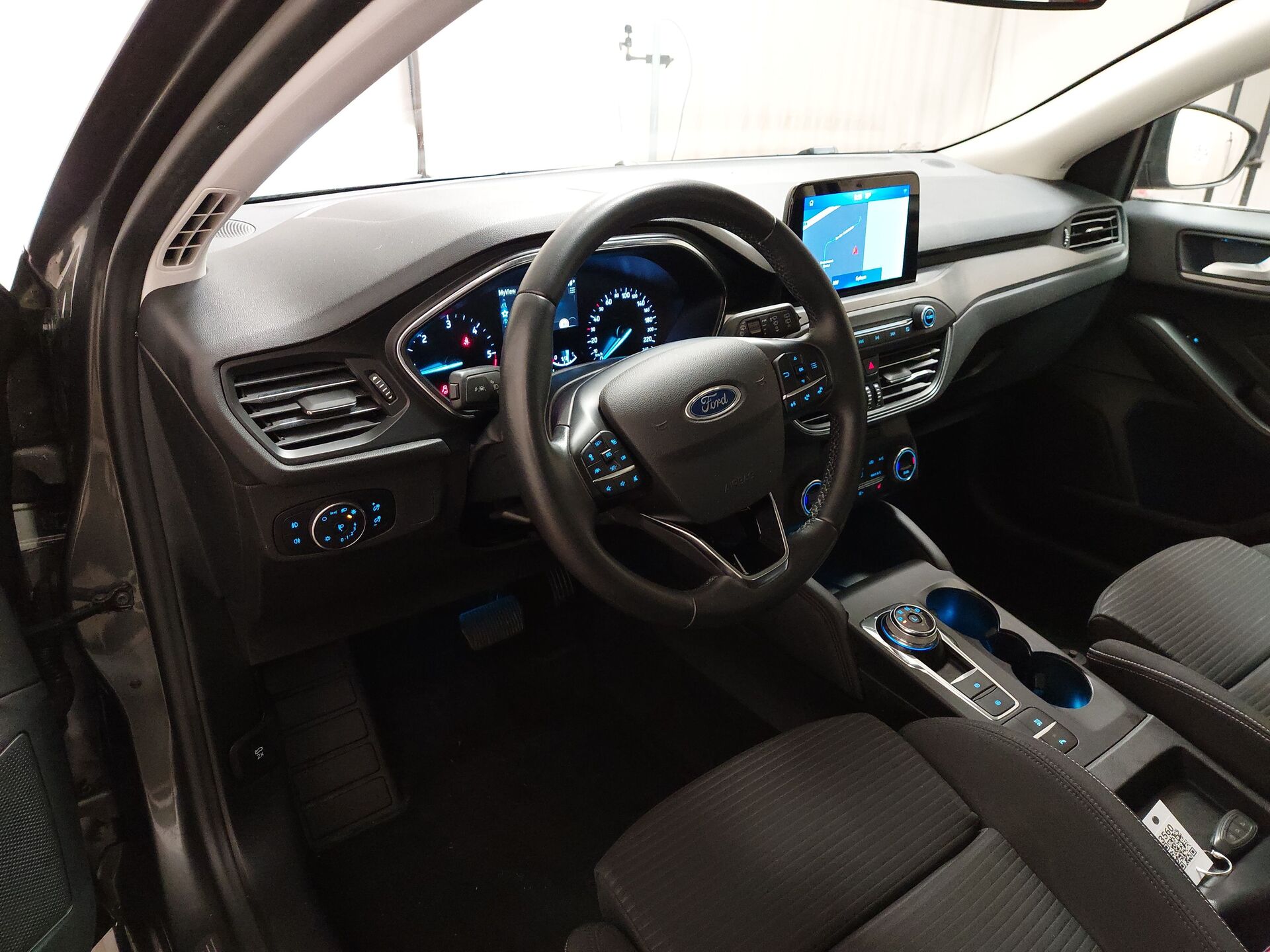 Ford Focus Turnier 1.5 EB Titanium NAVI SHZ PDC LED ACC 8