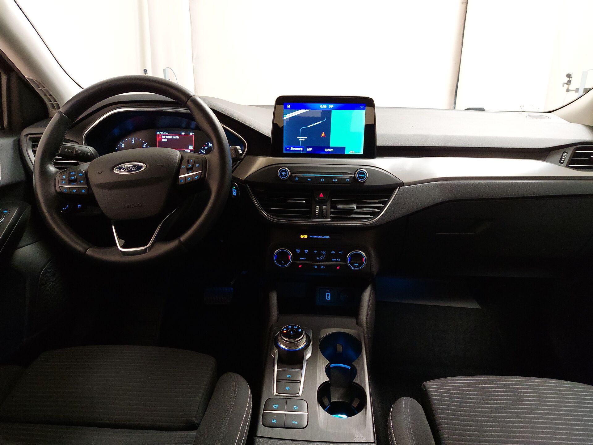 Ford Focus Turnier 1.5 EB Titanium NAVI SHZ PDC LED ACC 12