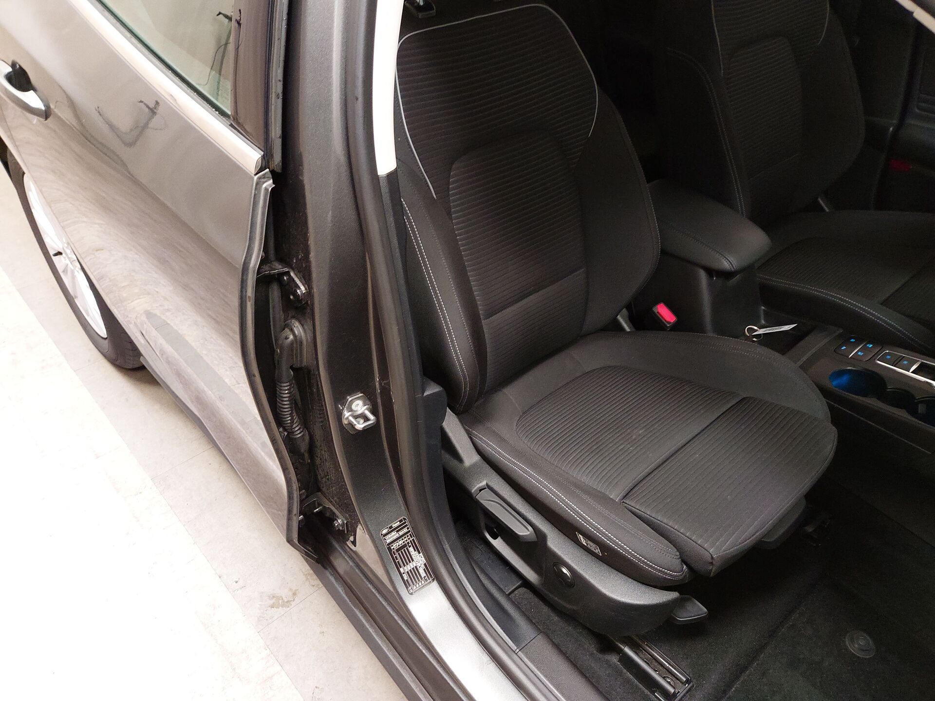 Ford Focus Turnier 1.5 EB Titanium NAVI SHZ PDC LED ACC 11