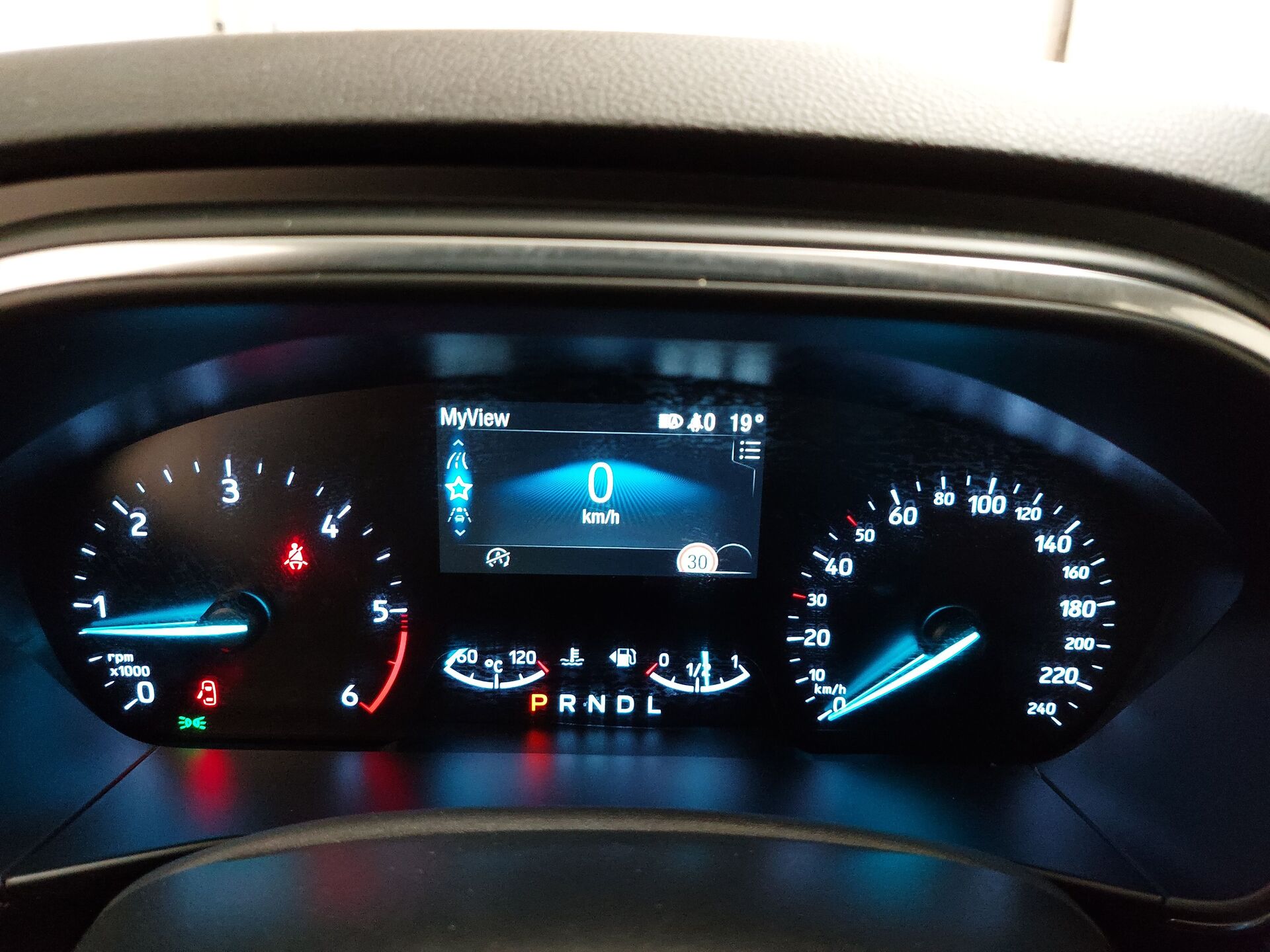 Ford Focus Turnier 1.5 EB Titanium NAVI SHZ PDC LED ACC 17