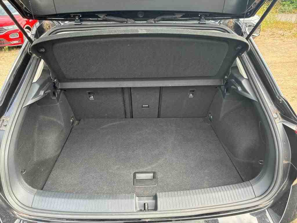 Volkswagen T-Roc 1.0 TSI Life NAVI AID SHZ RFK LED 10