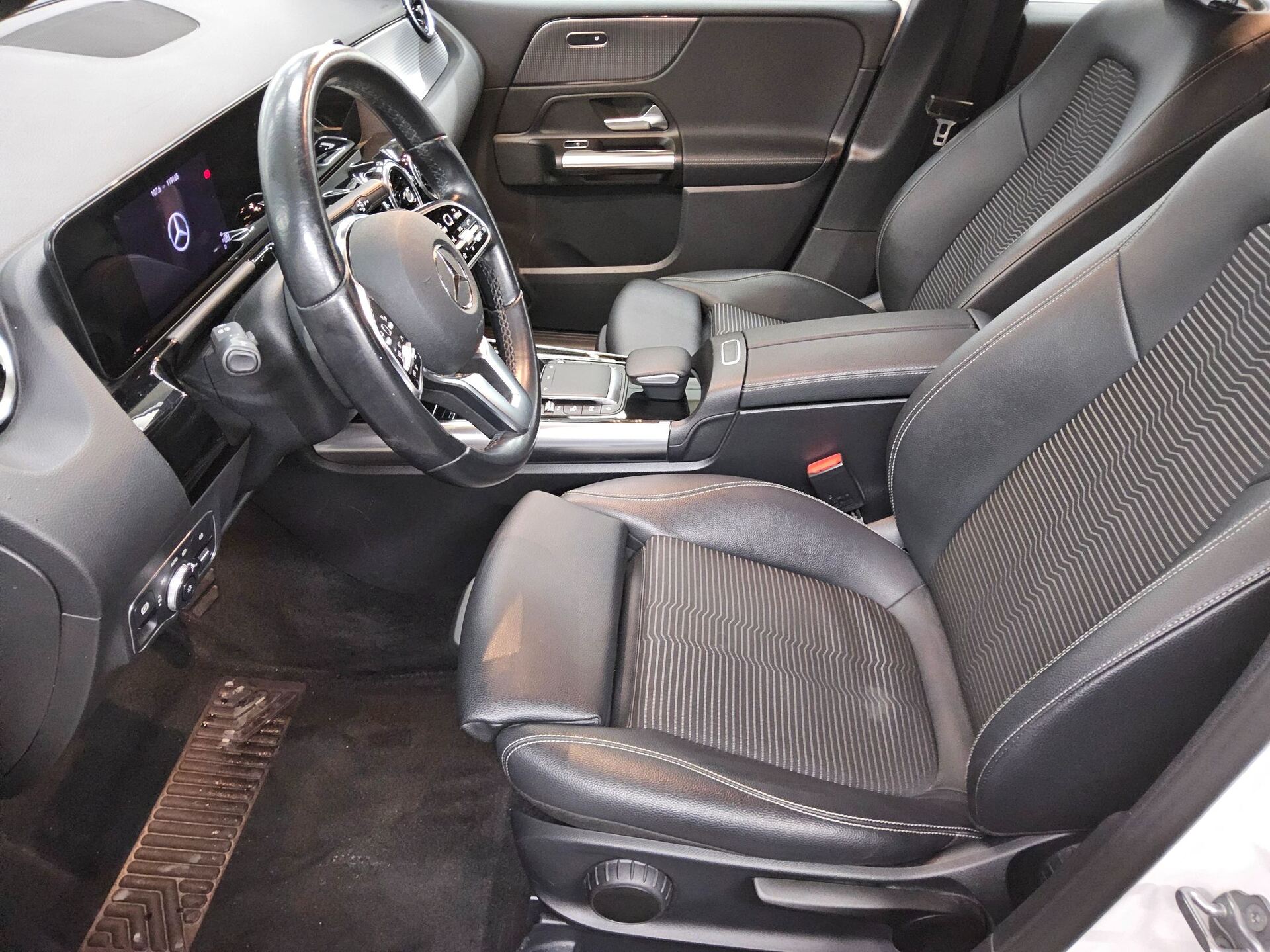 Mercedes-Benz B 200 d 9