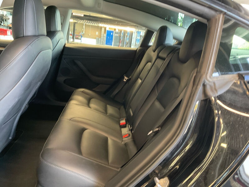 Tesla Model 3 Leder Navi LED 10