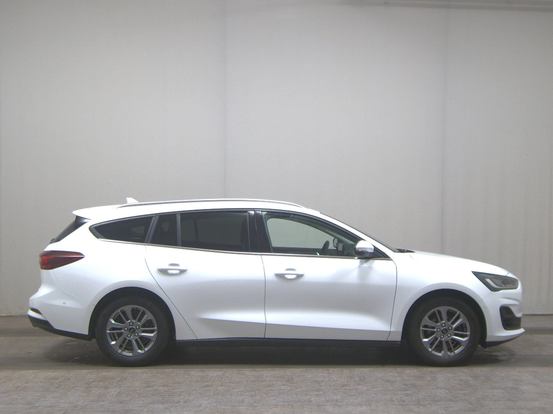 Ford Focus Turnier 1.5 EB Titanium X Navi LED RFK
