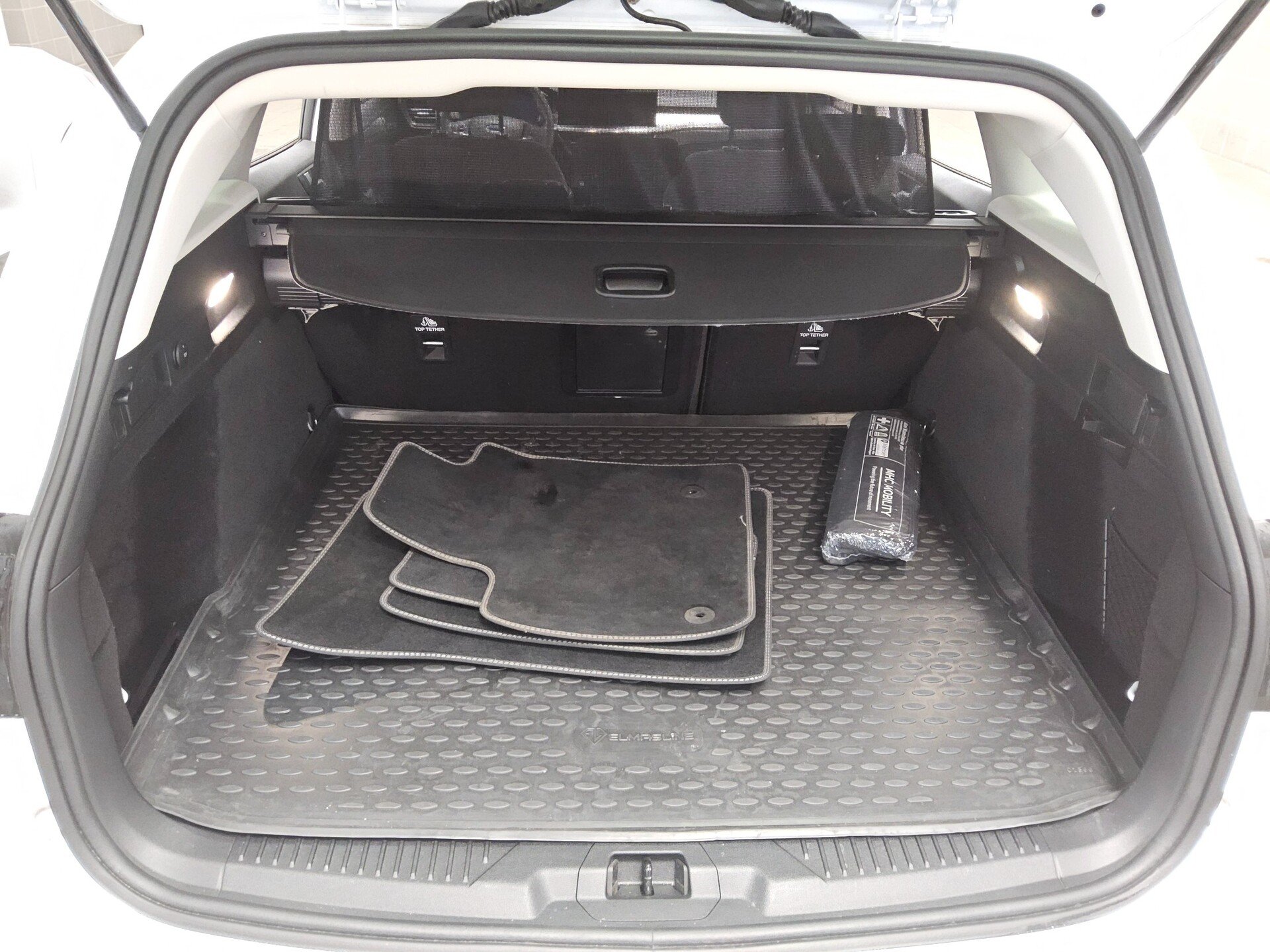 Ford Focus Turnier 1.5 EB Titanium X Navi LED RFK 12