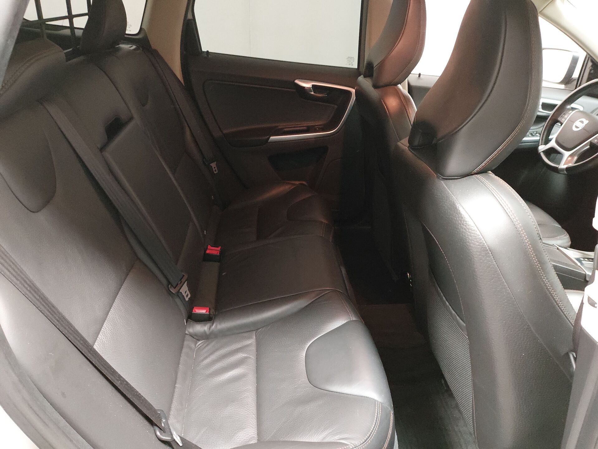 Volvo XC60 T6 SHZ RFK AHK LEDER 13