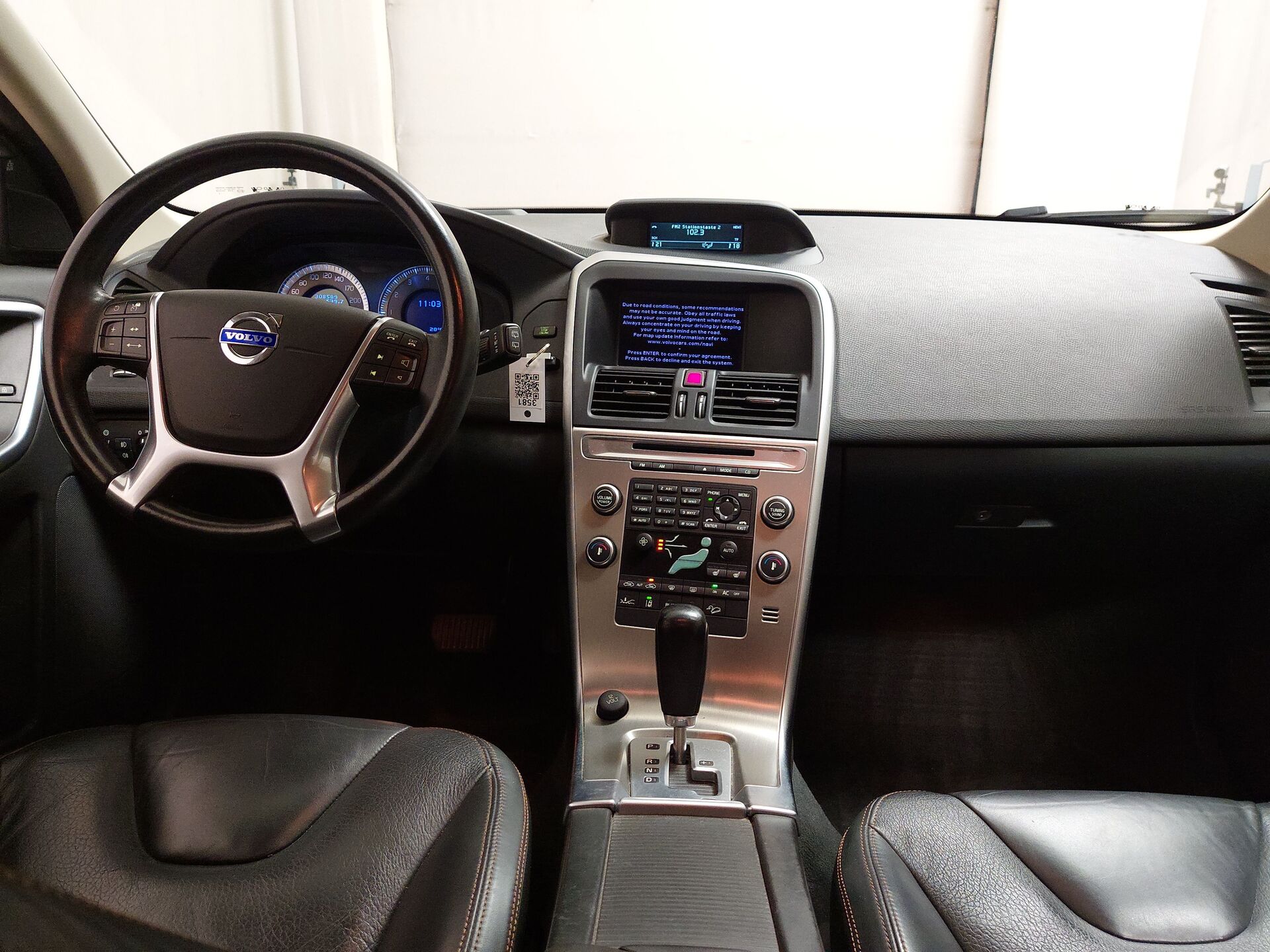 Volvo XC60 T6 SHZ RFK AHK LEDER 12