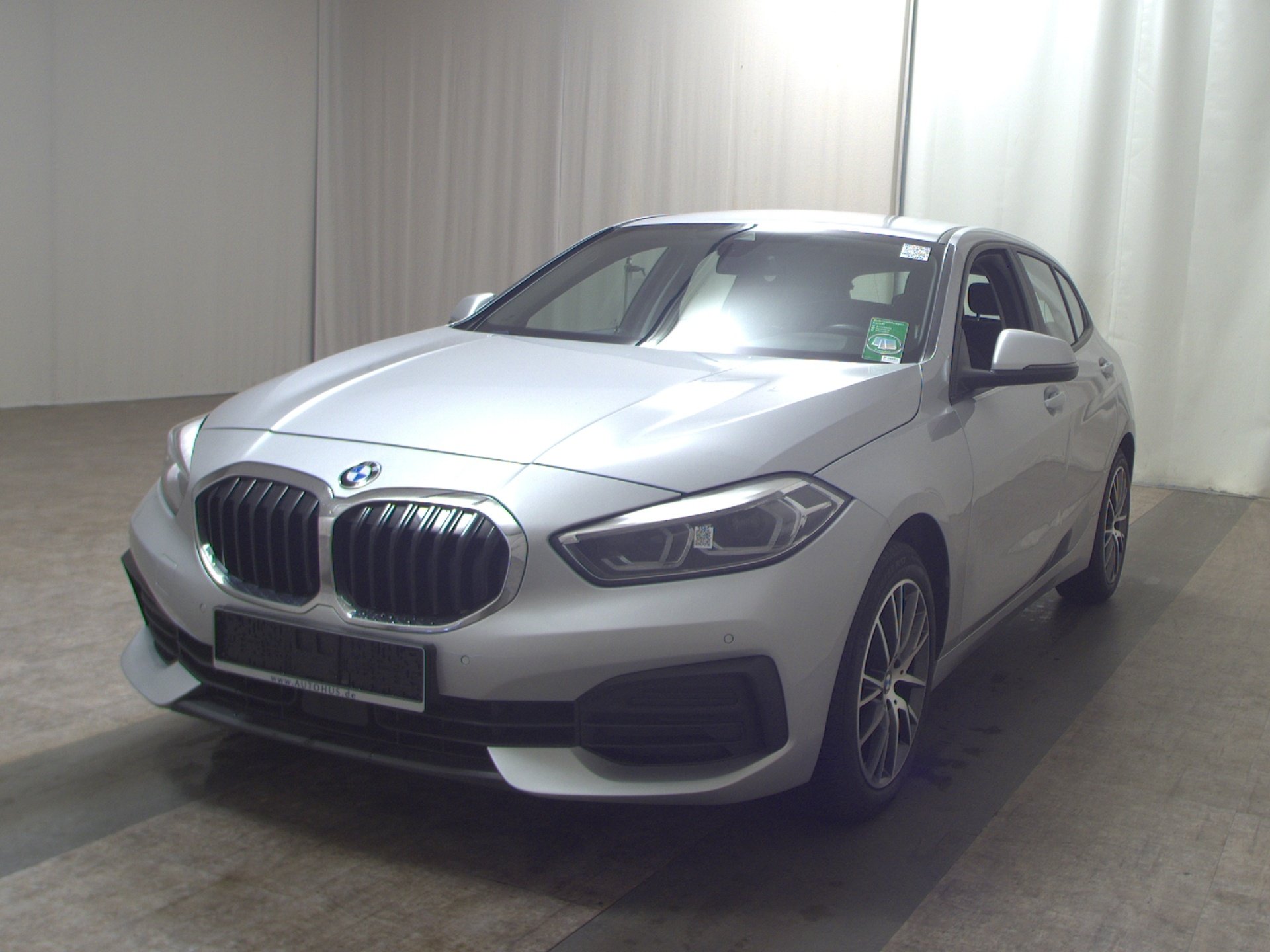 BMW 118dA Advantage Navi LED AHK PDC SHZ 2