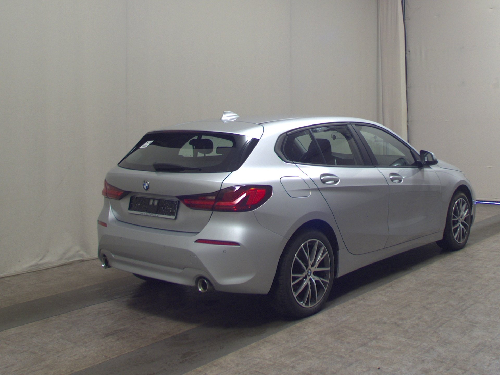 BMW 118dA Advantage Navi LED AHK PDC SHZ 4