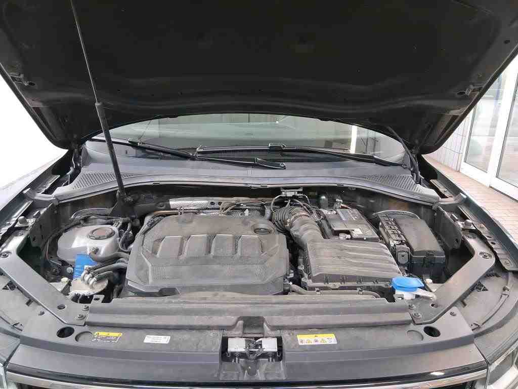 Volkswagen Tiguan 2.0 TDI Elegance AID AHK 11
