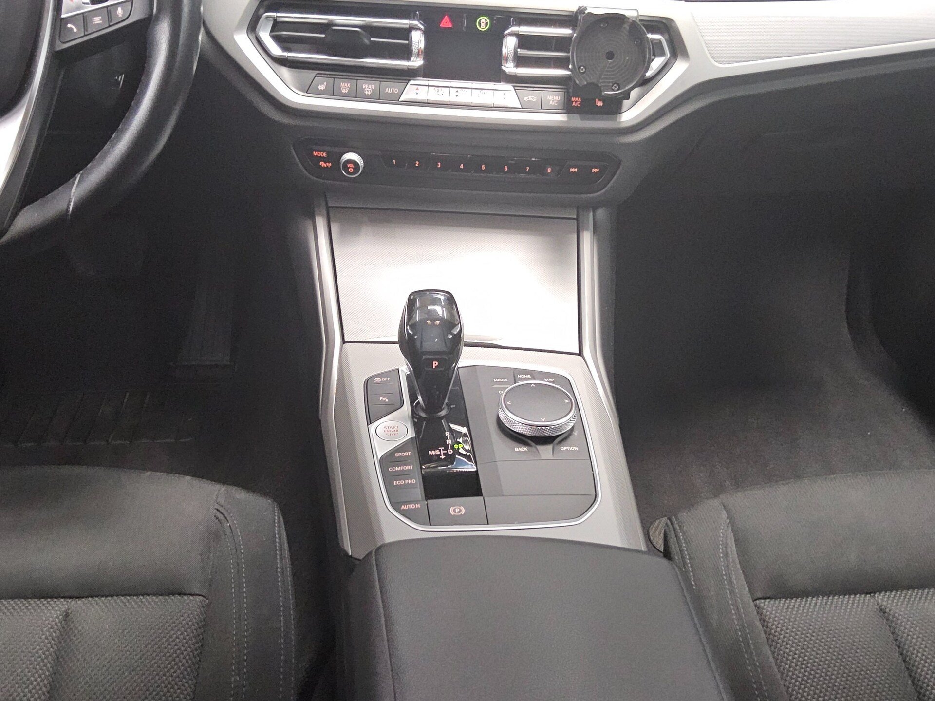 BMW 320dA Connected 6