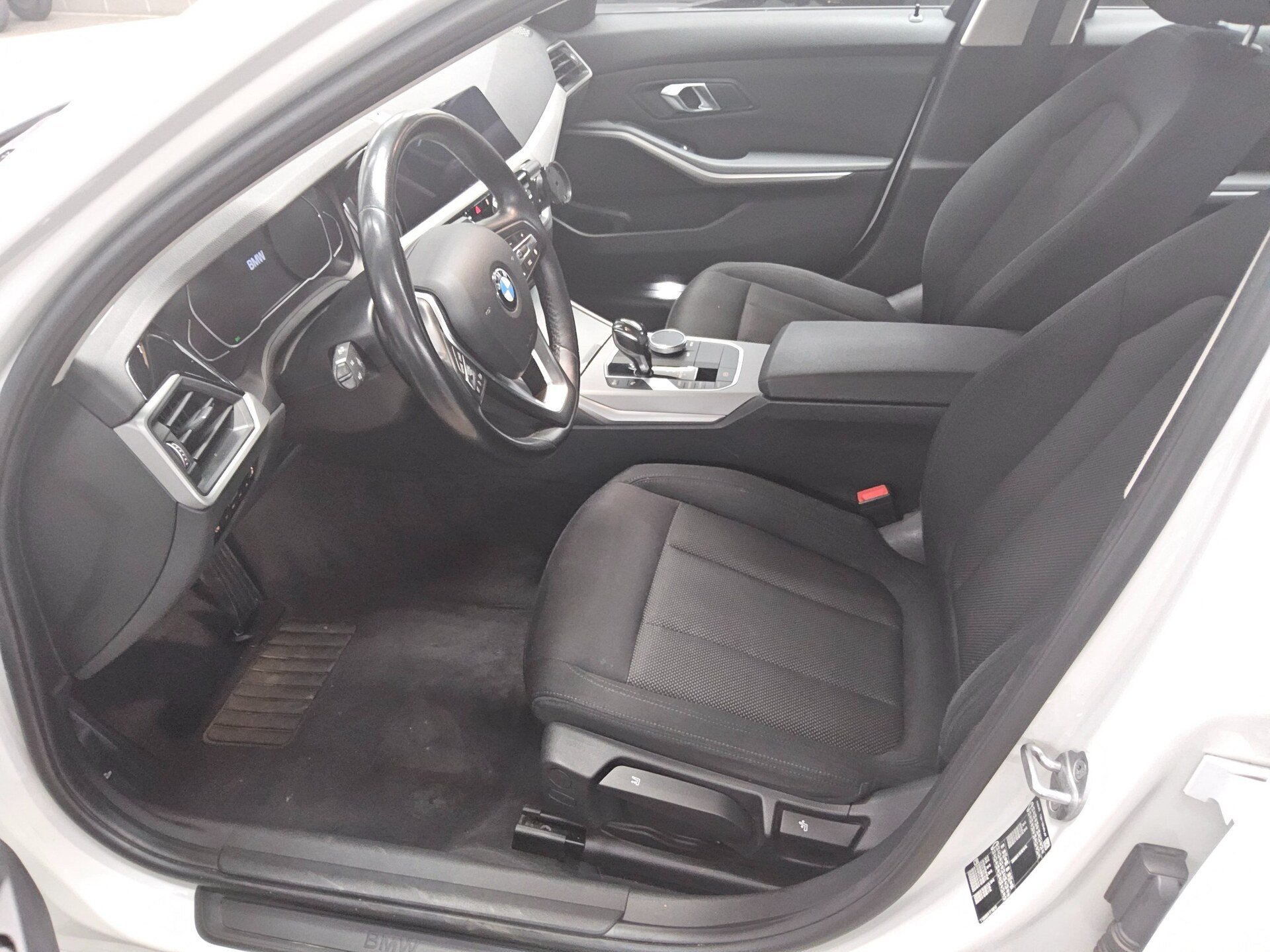 BMW 320dA Connected 9