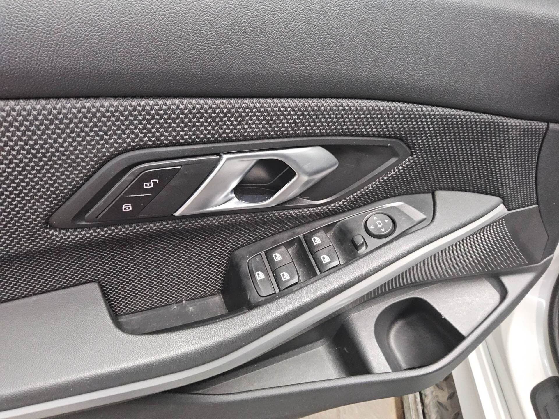 BMW 320dA Connected 10