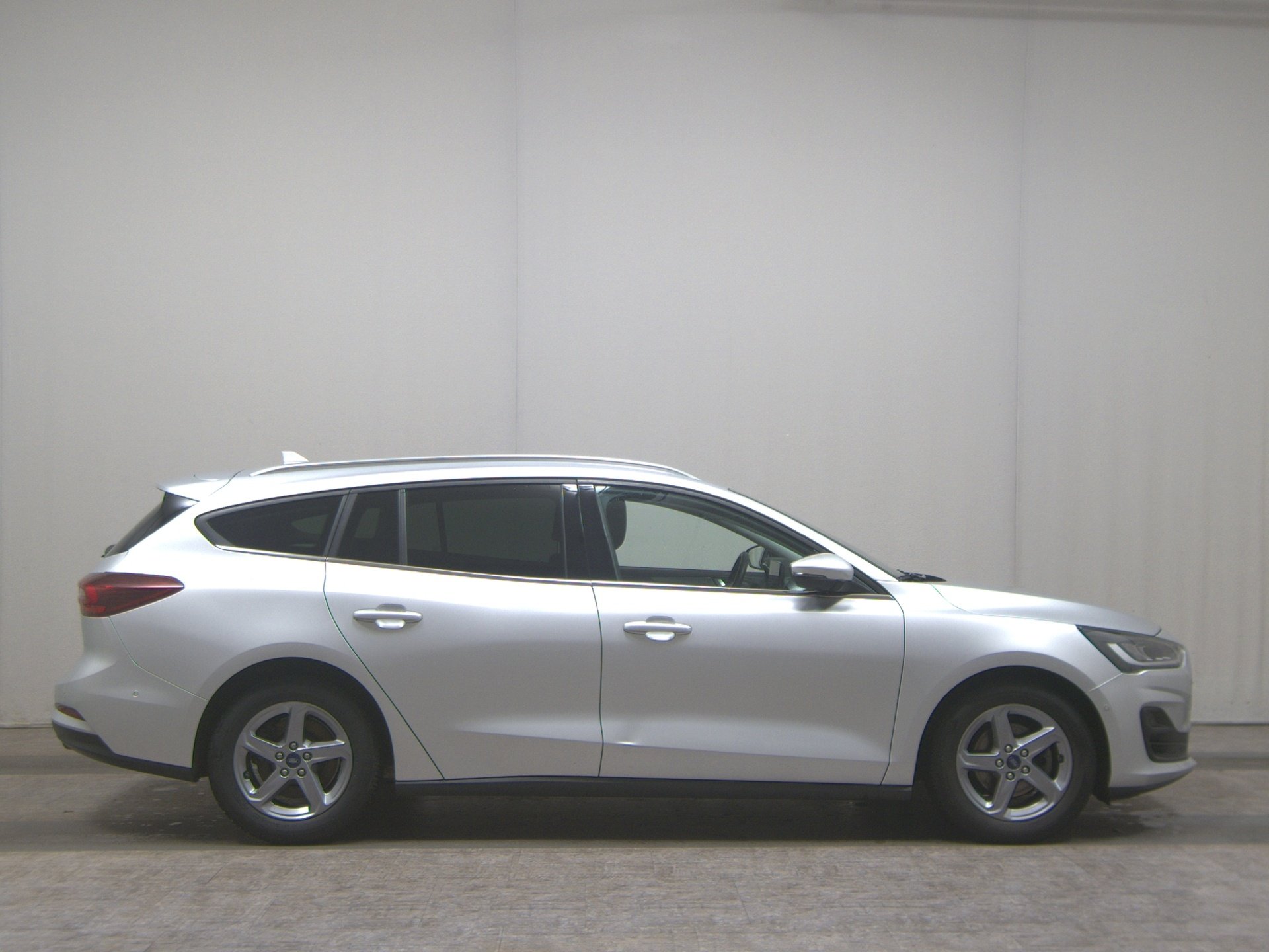 Ford Focus Turnier 1.5 EB Titanium X Navi LED RFK