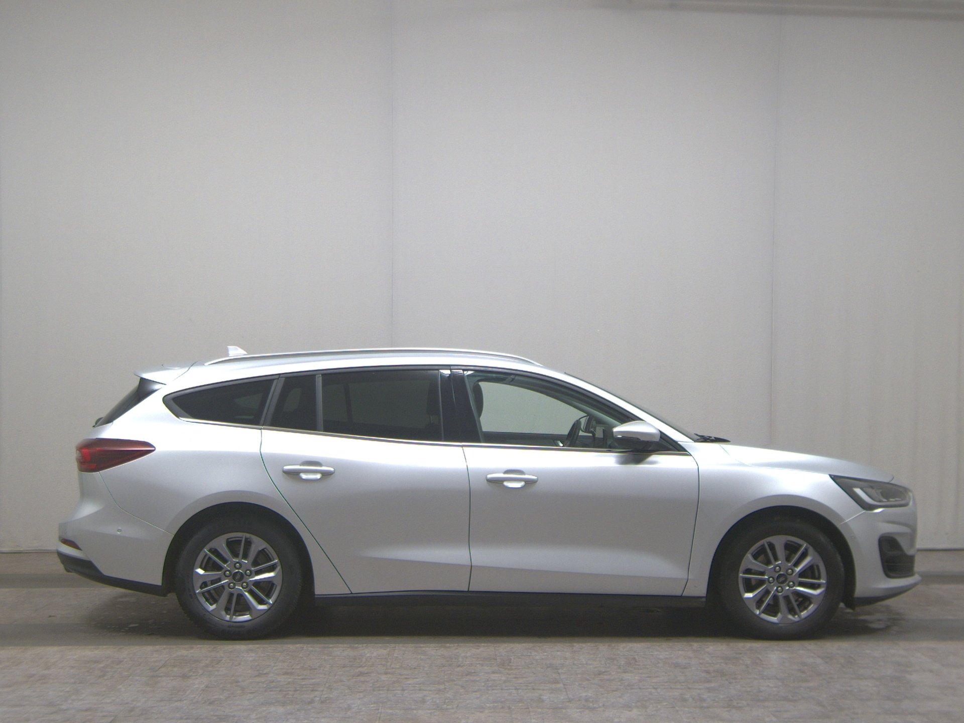 Ford Focus Turnier 1.5 EB Titanium X Navi LED RFK