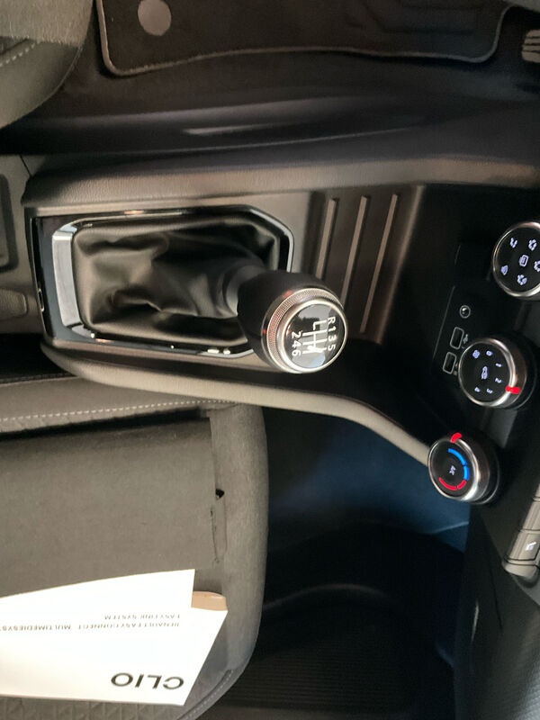 Renault Clio 1.0 90 SHZ LED 11