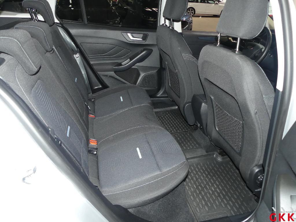 Ford Focus Turnier 1.5 EB NAVI SPORTSITZE KLIMAAUT LED RADIO 7