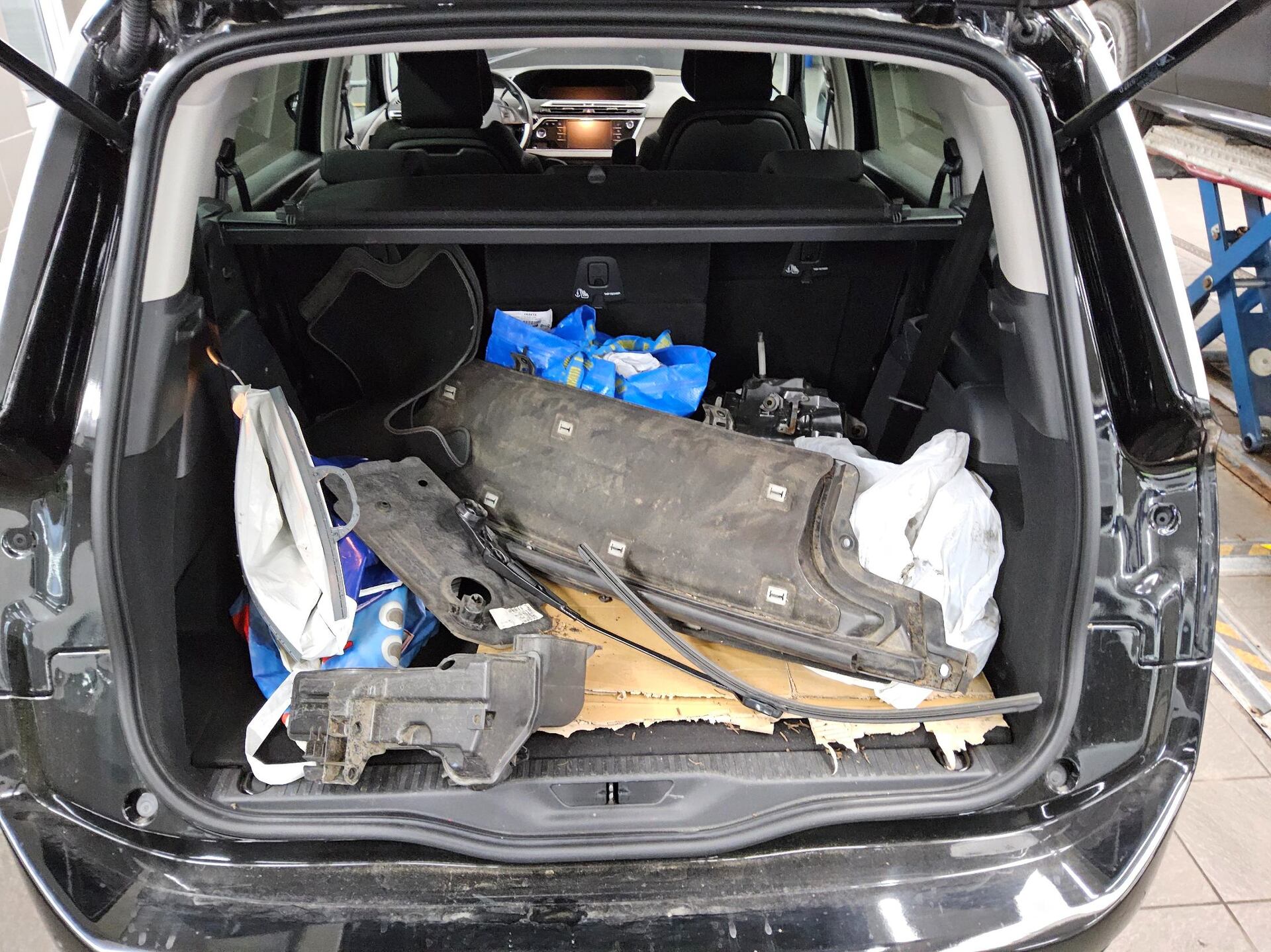 Citroën C4 Grand Spacetourer 1.5 BlueHDi Motorschaden 12